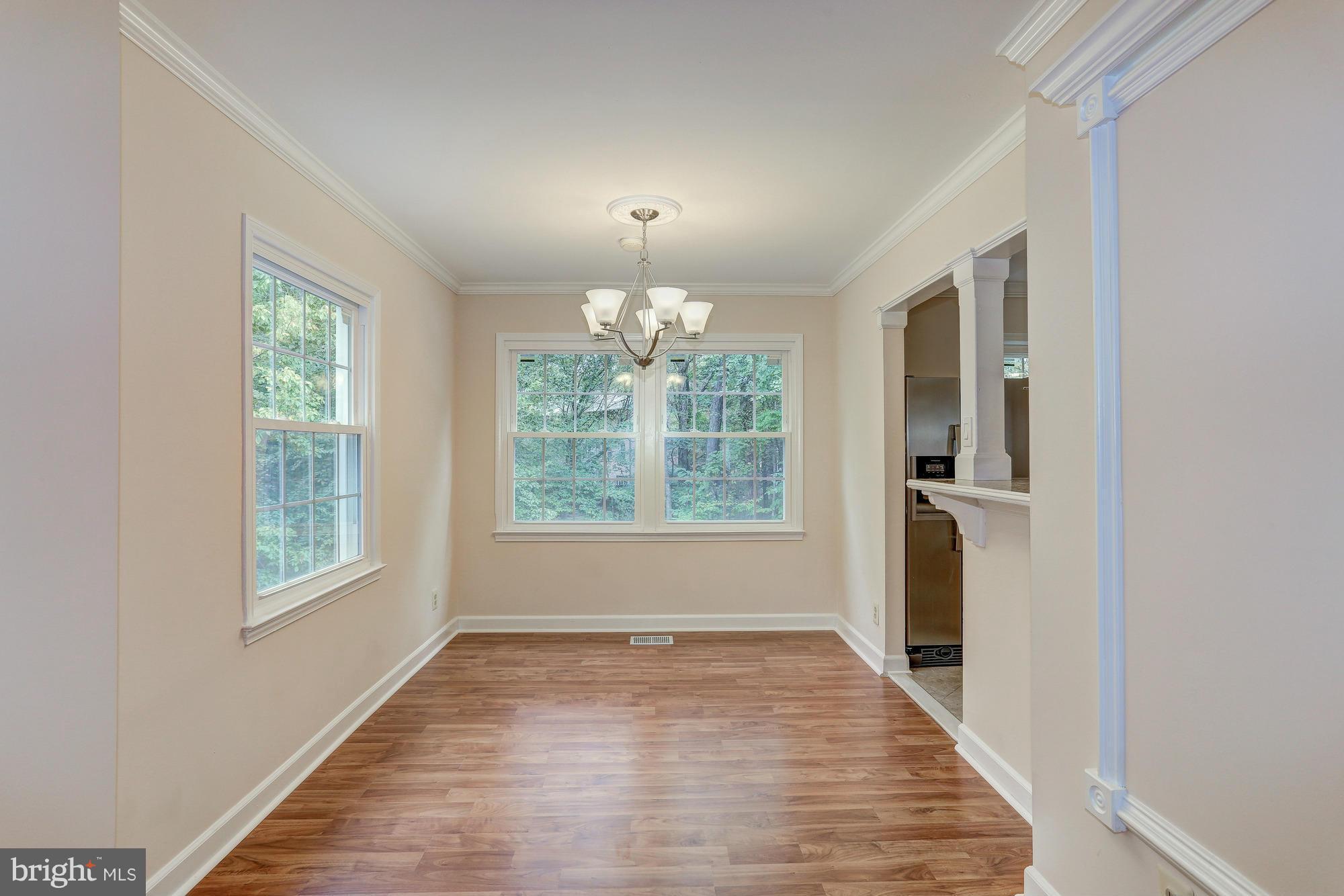 LONDON TOWNE - Residential