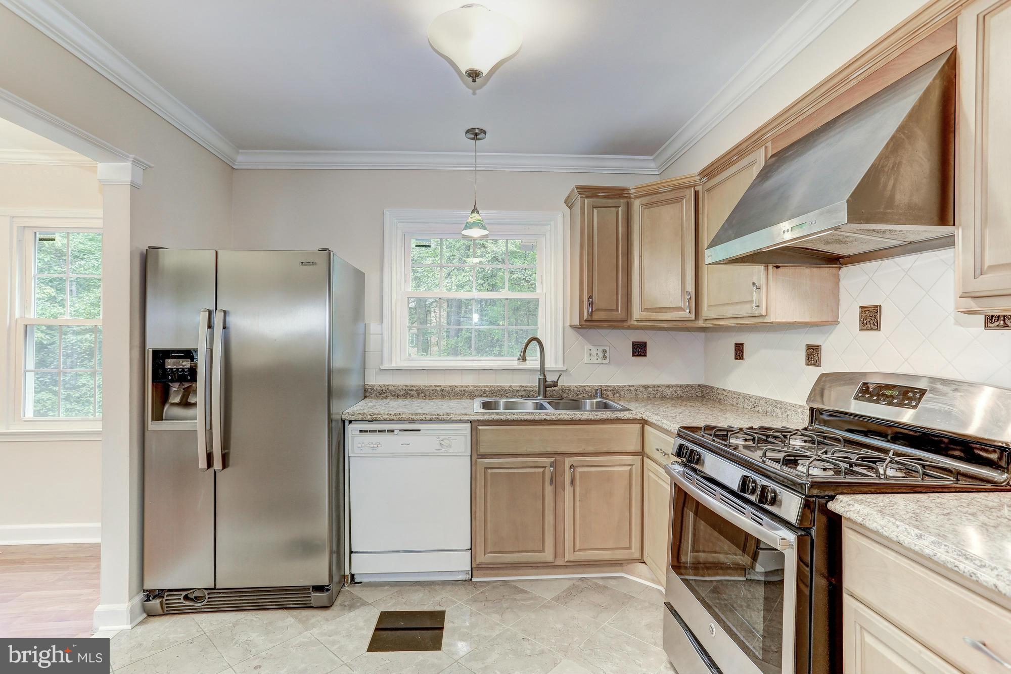 LONDON TOWNE - Residential