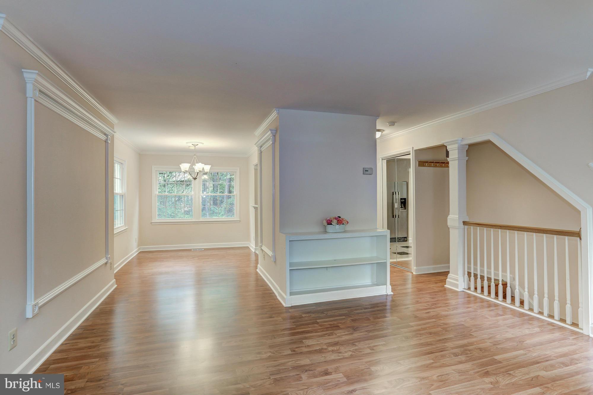 LONDON TOWNE - Residential