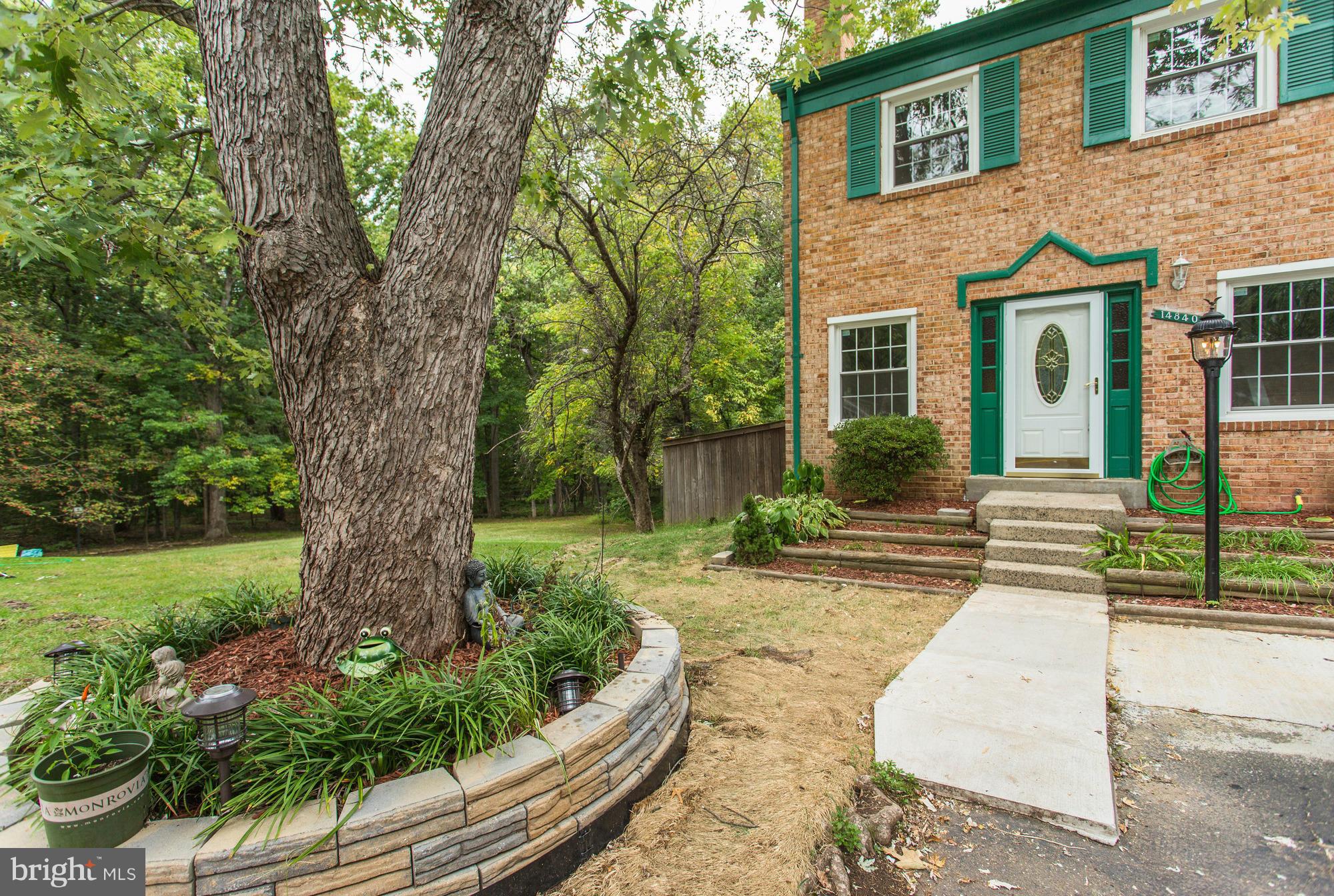 LONDON TOWNE - Residential