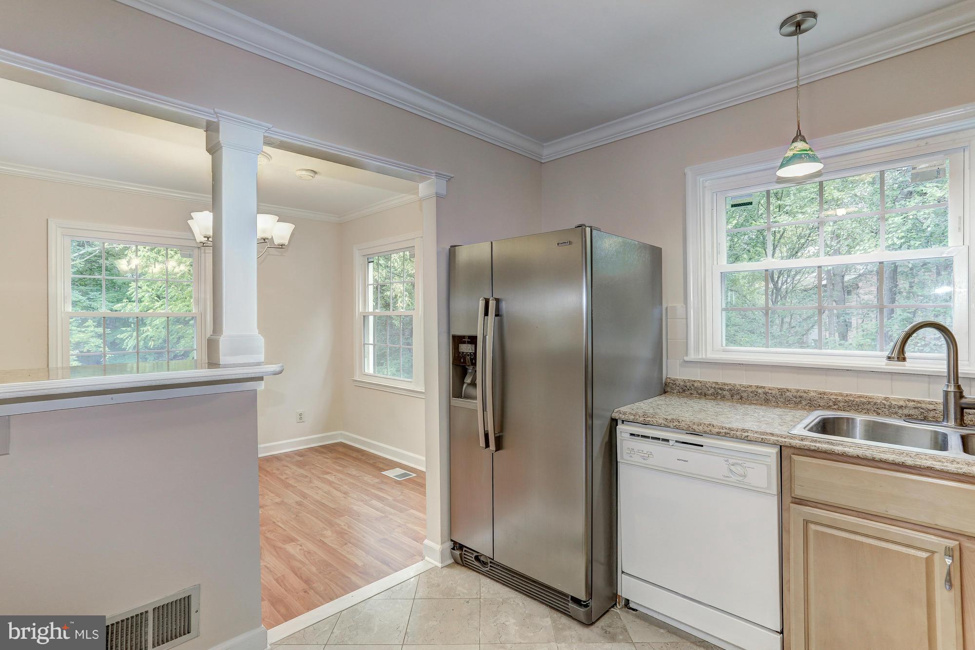 LONDON TOWNE - Residential