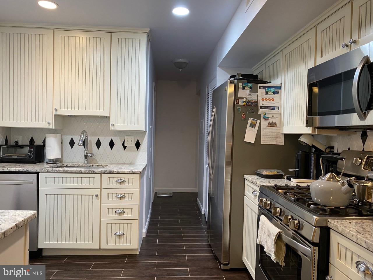 SOUTHGATE - Residential Lease