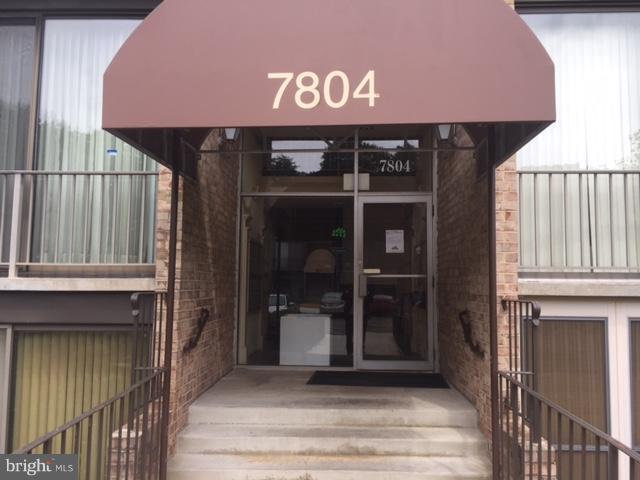 ALL UTILITIES INCLUDED. FRESHLY PAINTED AND SPACIOUS 2 BEDROOMS/2 BATHROOMS CONDO UNIT . IT ALSO BOASTS A WASHER/DRYER IN THE UNIT, WALL TO WALL CARPETS, BALCONY, SEPARATE DINING AND EAT IN KITCHEN AND MASTER BATHROOM.ITS CLOSE TO METRO, RESTAURANTS, BW PARKWAY, I-495, GREENBELT ROAD, SHOPPING CENTER AND GREENBELT ROAD.