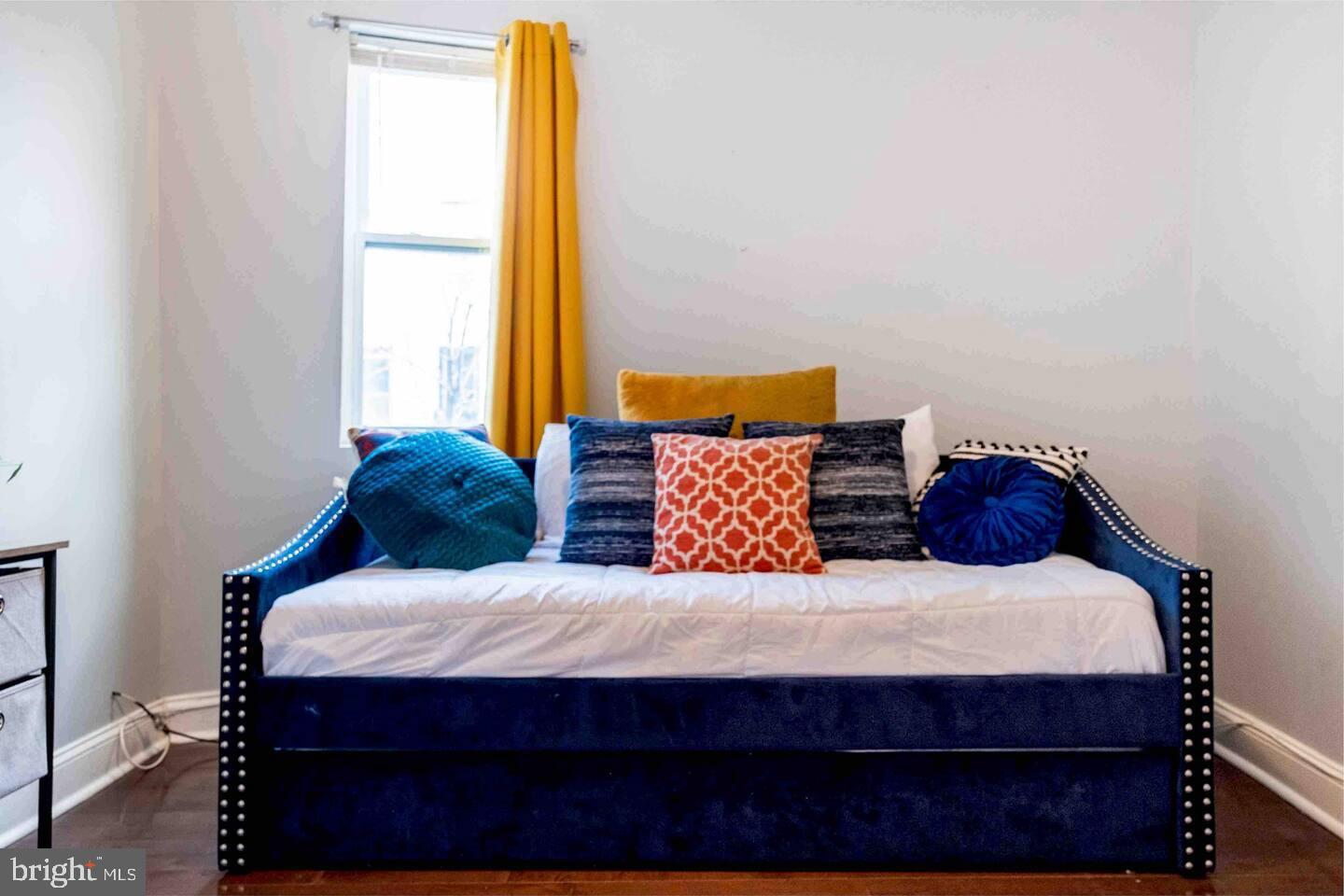 BARCLAY - Residential Income