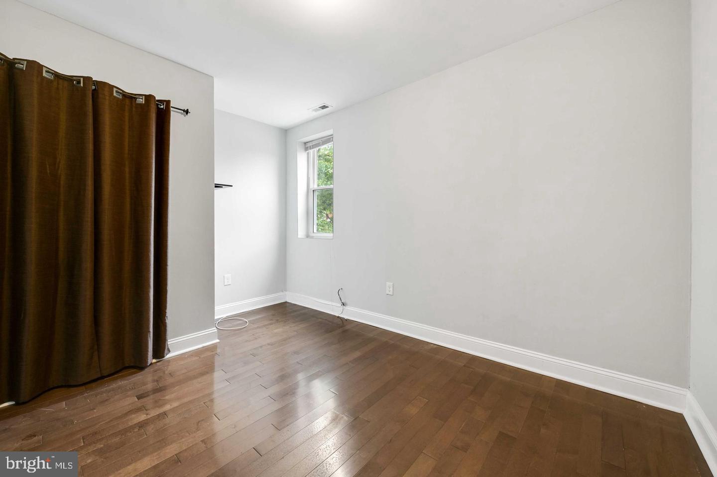 BARCLAY - Residential Income