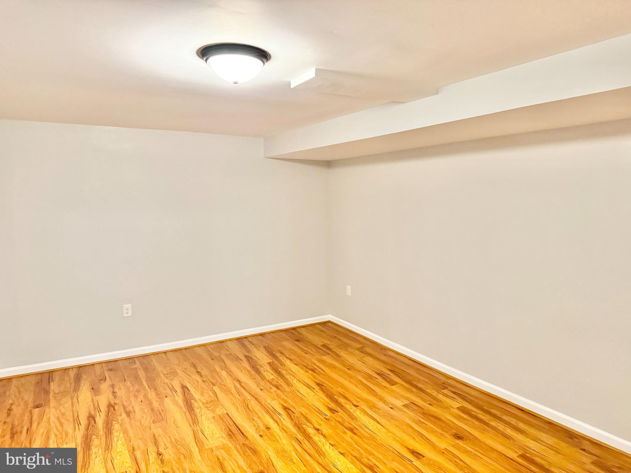 TWIN OAKS FARM - Residential Lease