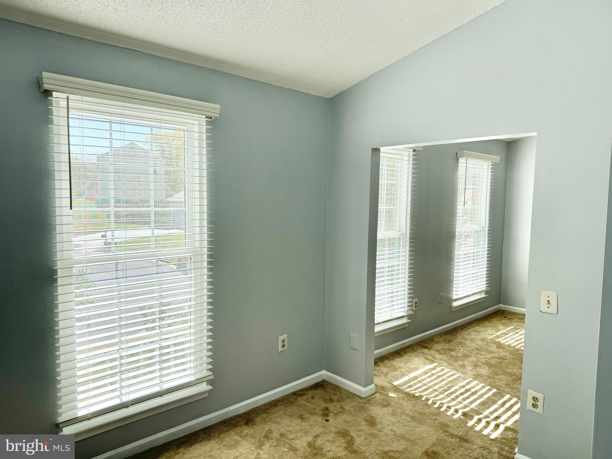 TWIN OAKS FARM - Residential Lease