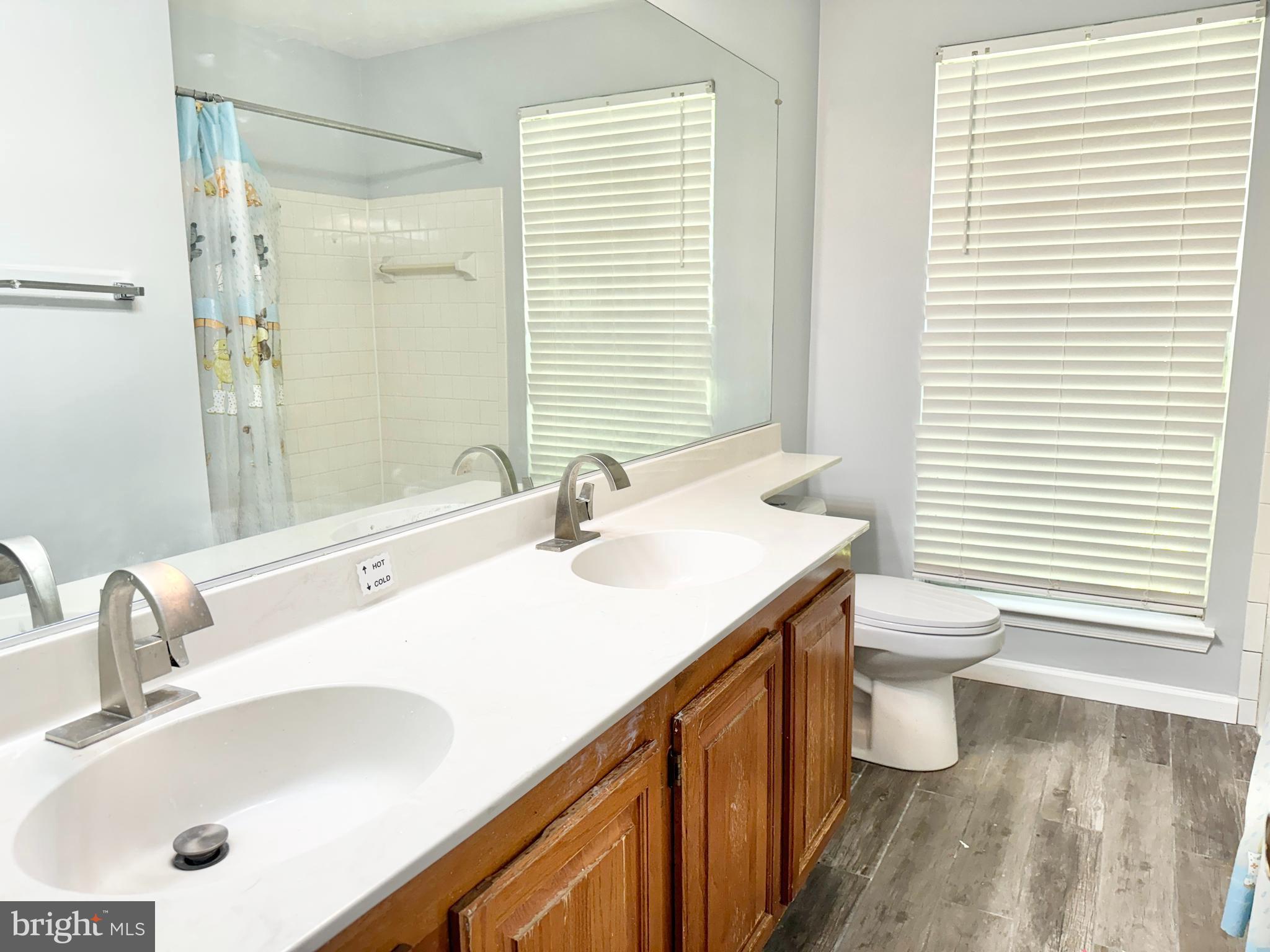 TWIN OAKS FARM - Residential Lease