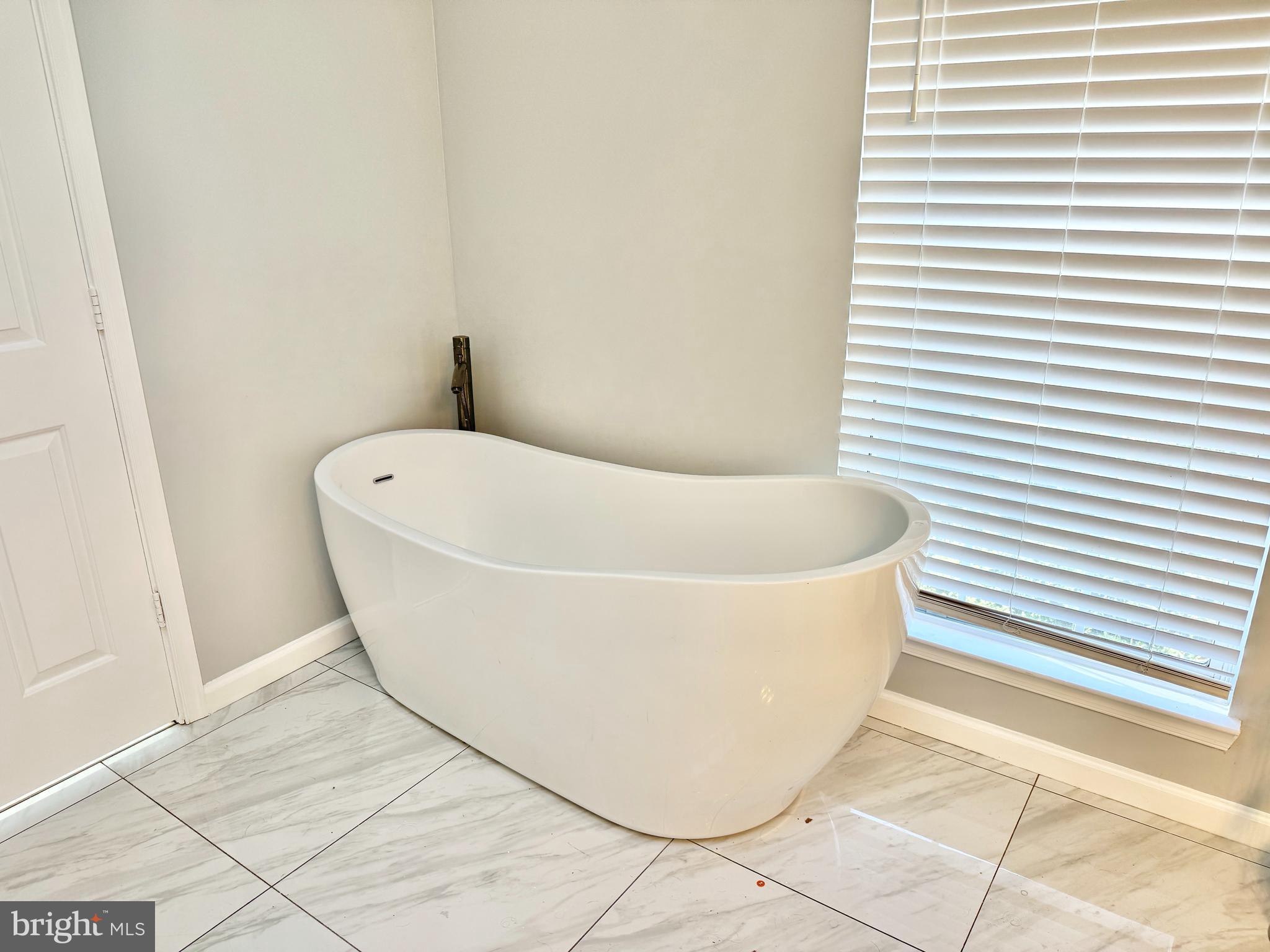 TWIN OAKS FARM - Residential Lease