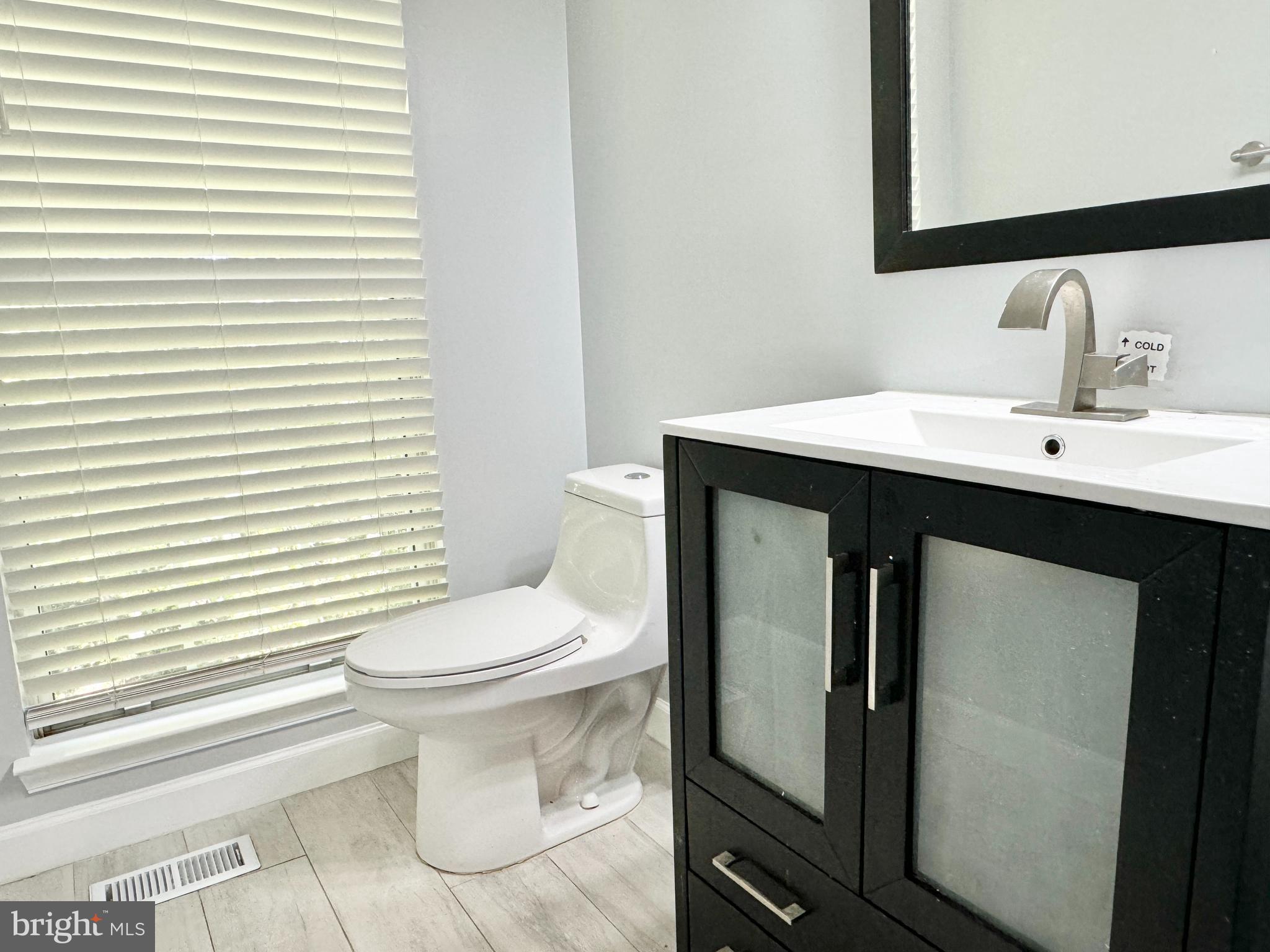 TWIN OAKS FARM - Residential Lease