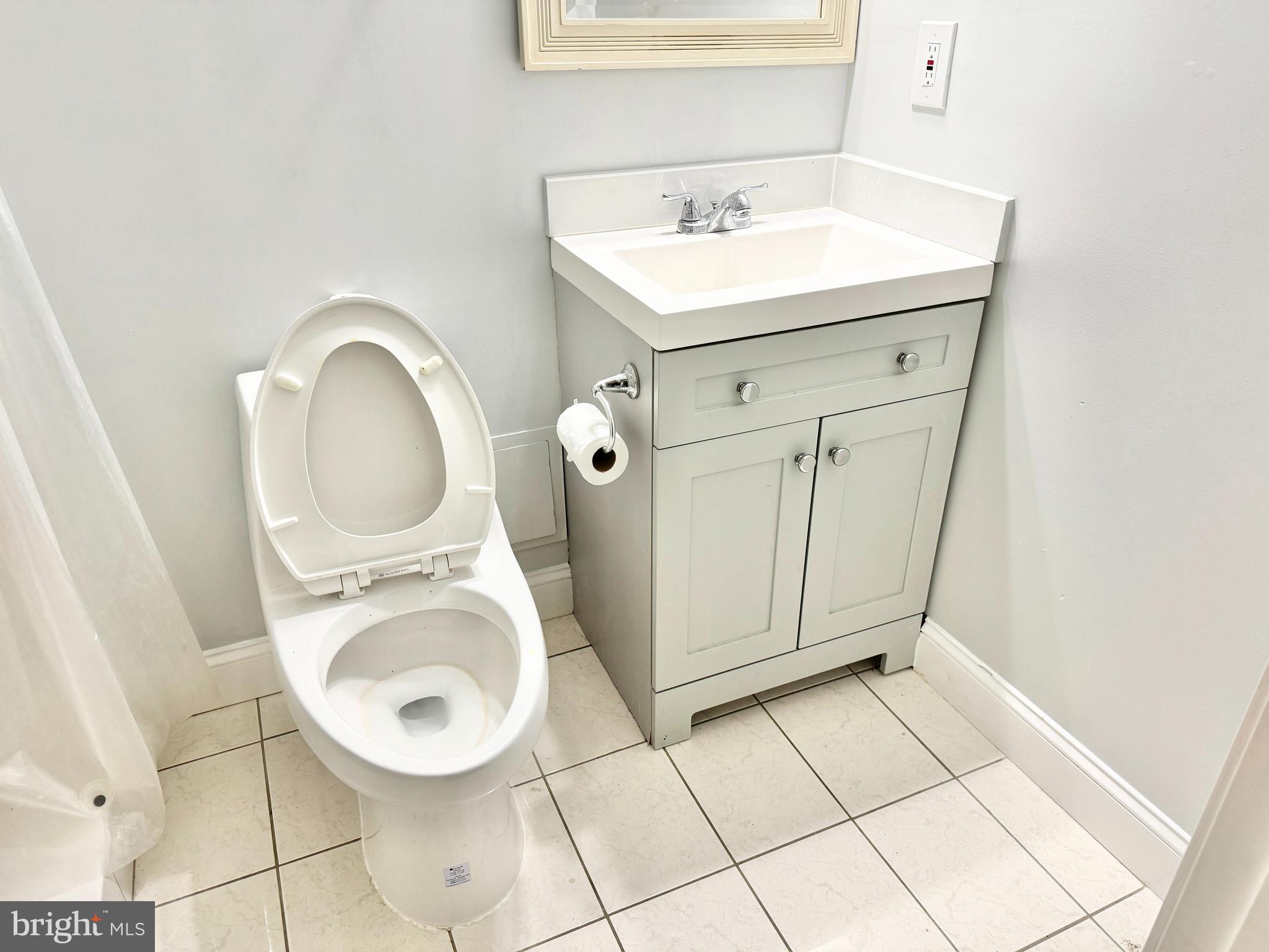 TWIN OAKS FARM - Residential Lease