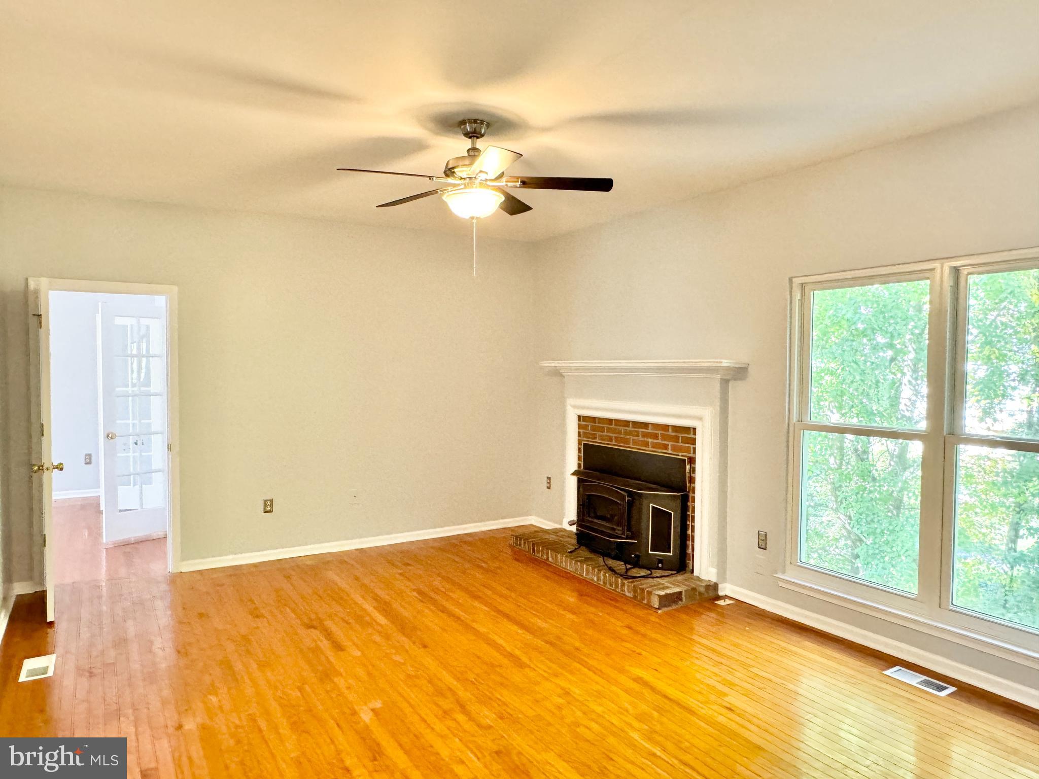 TWIN OAKS FARM - Residential Lease