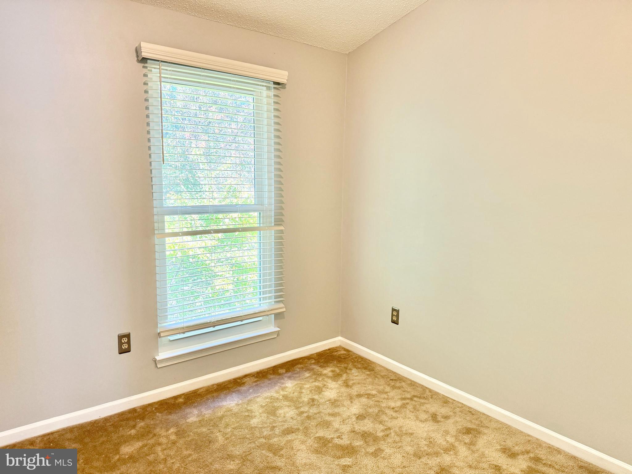 TWIN OAKS FARM - Residential Lease