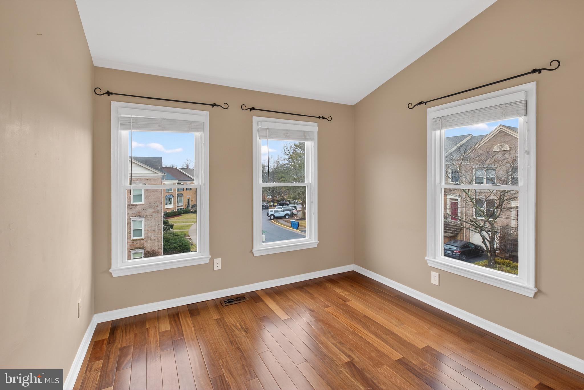 SULLY STATION - Residential