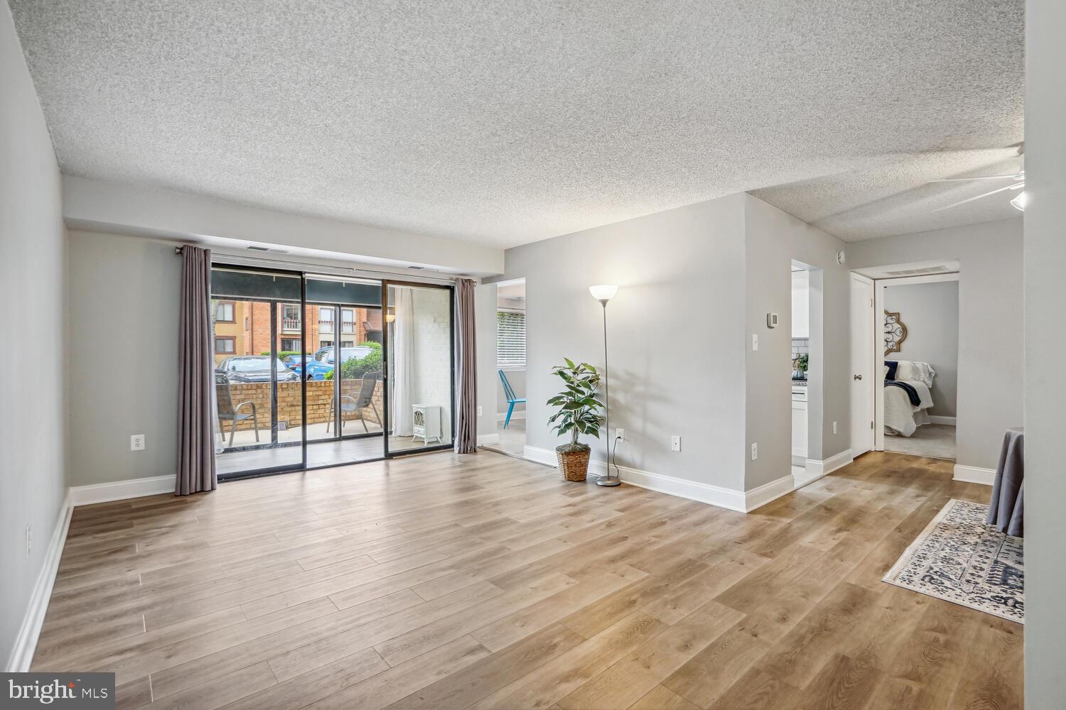 VISTAS OF VIENNA CONDOMINIUMS - Residential