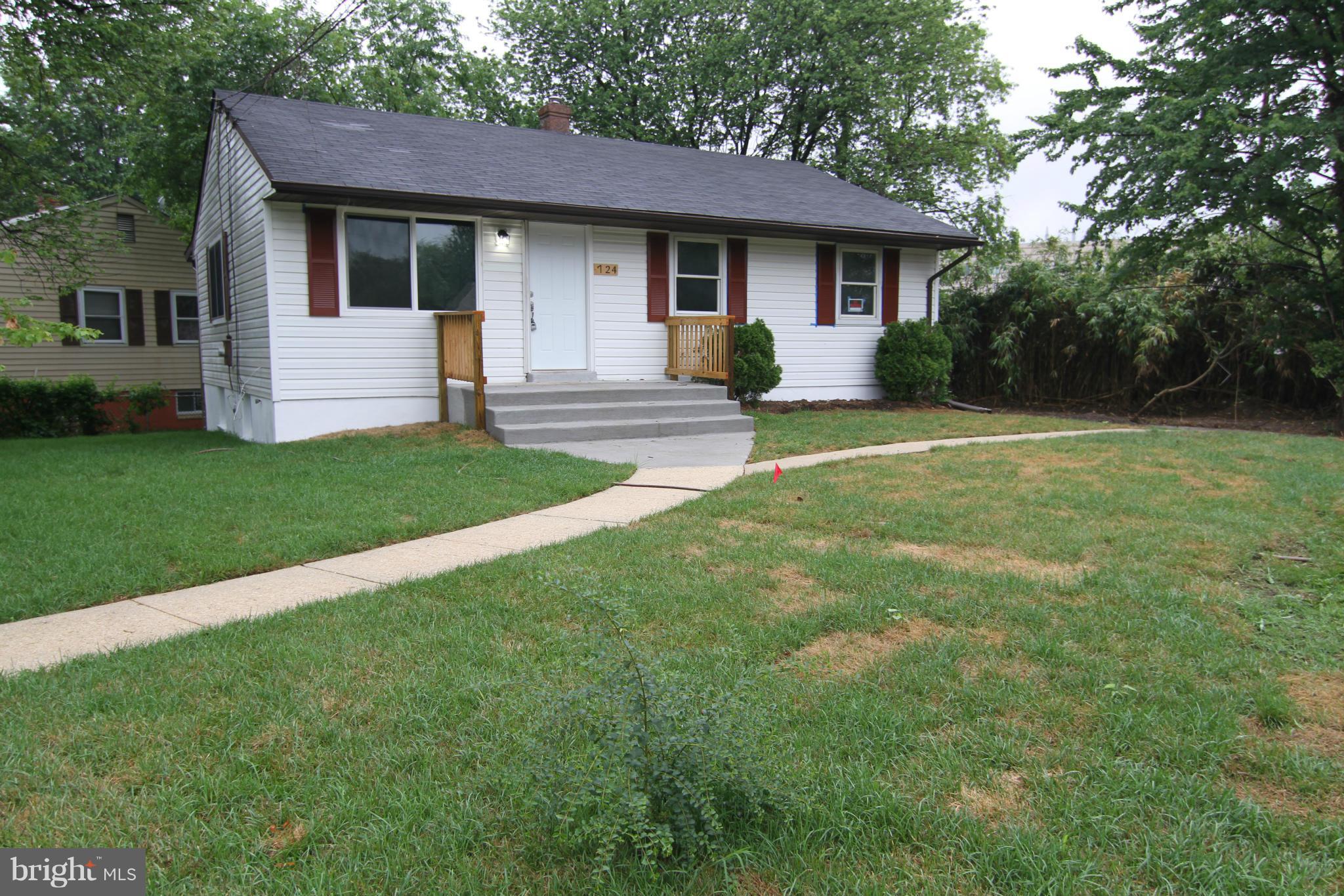 SOUTH LAWN - Residential