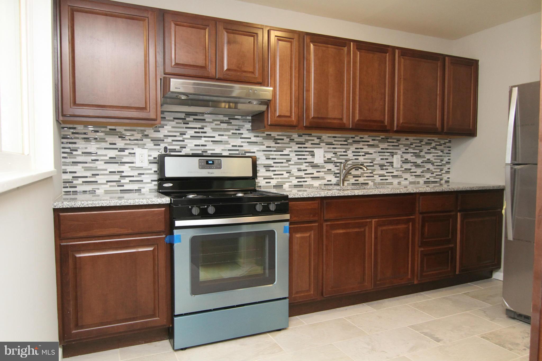 SOUTH LAWN - Residential