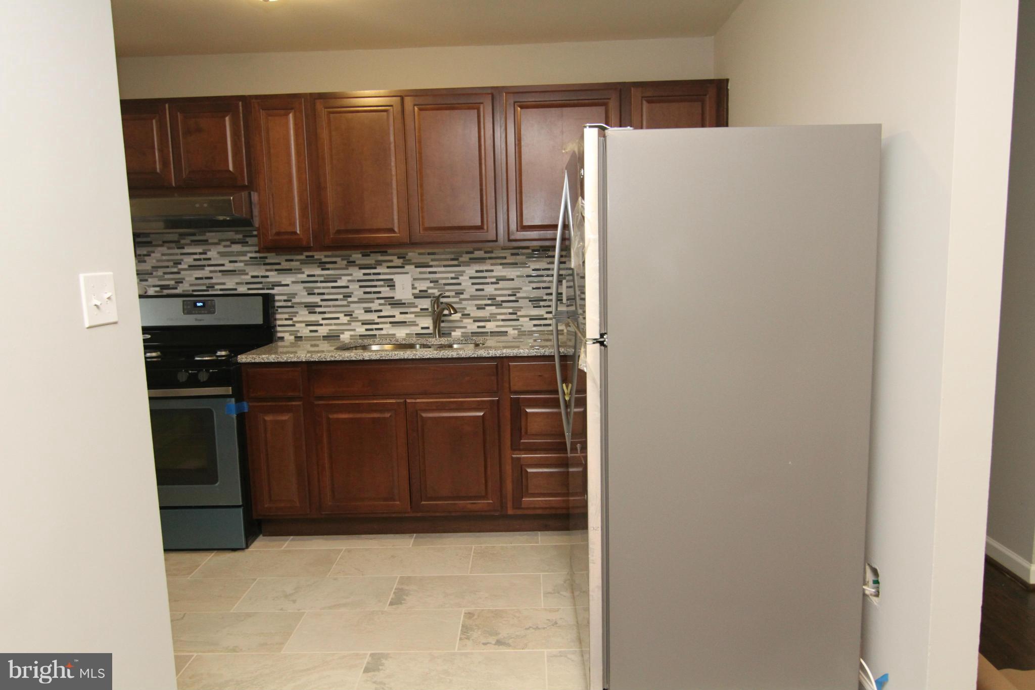 SOUTH LAWN - Residential