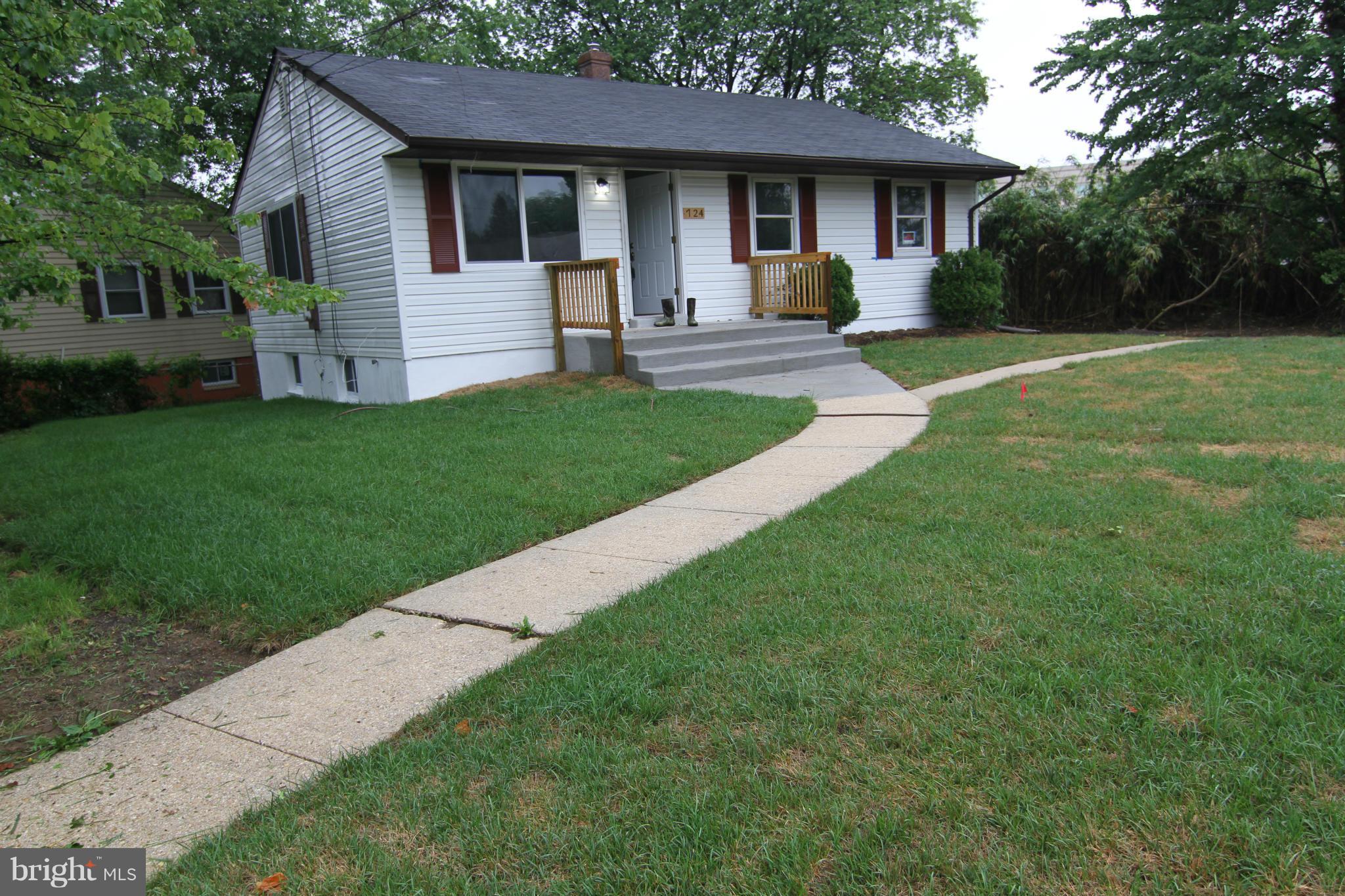 SOUTH LAWN - Residential