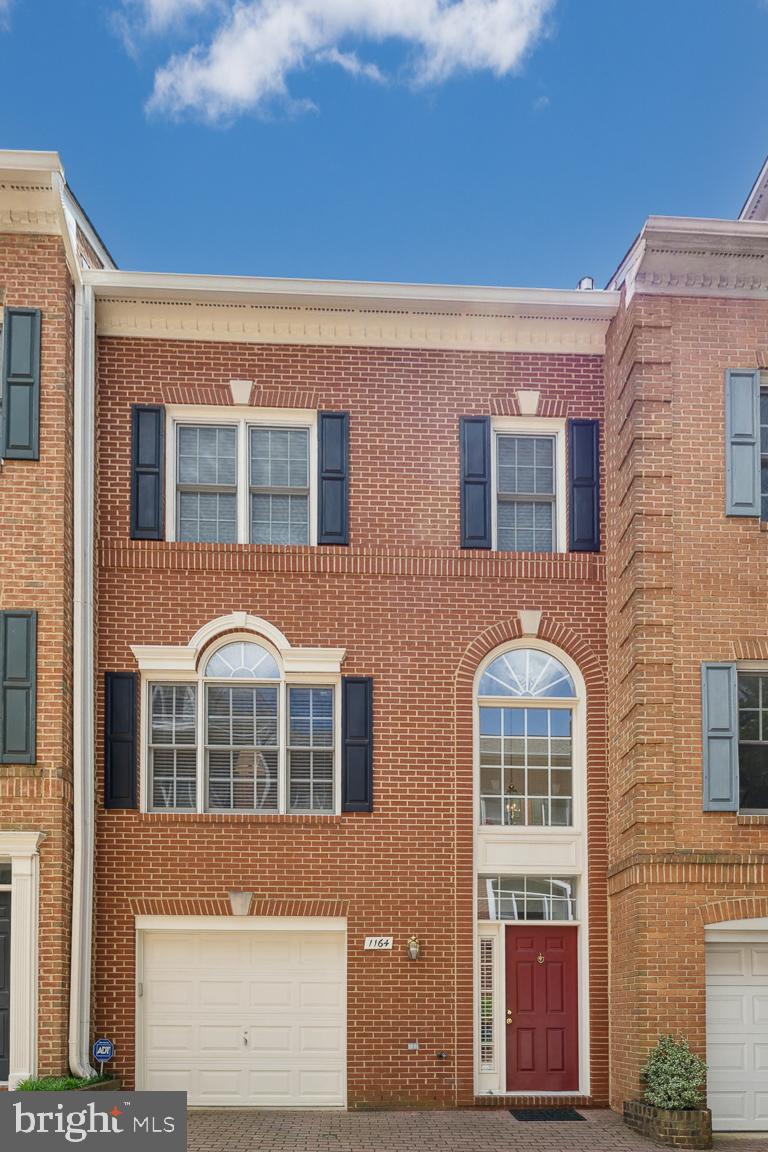 BALLSTON AREA TOWNHOUSES - Residential