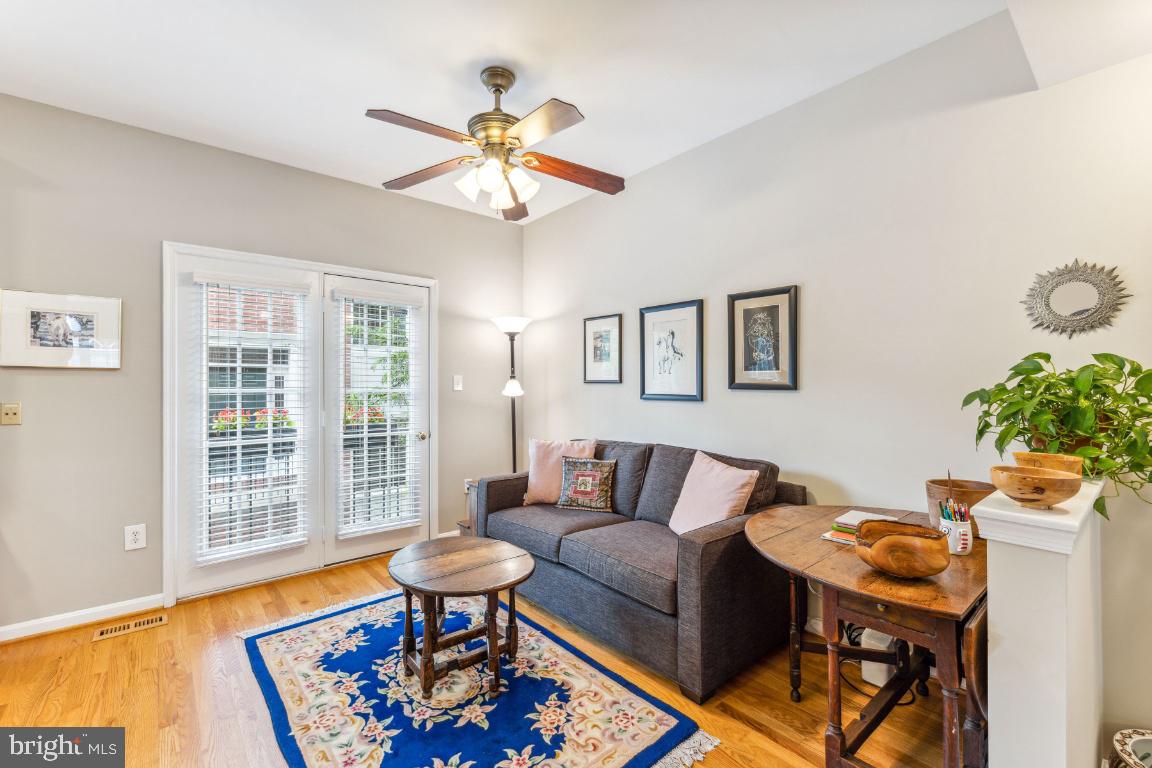 BALLSTON AREA TOWNHOUSES - Residential