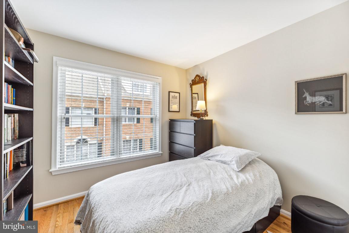 BALLSTON AREA TOWNHOUSES - Residential