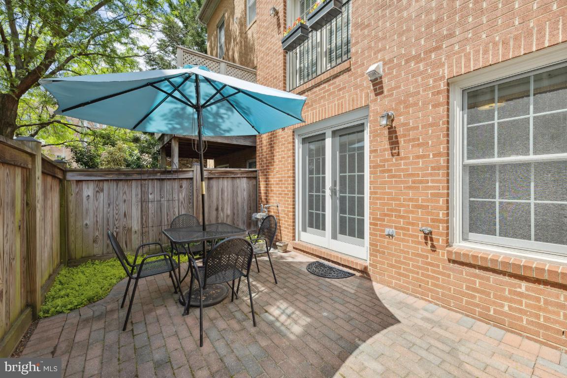 BALLSTON AREA TOWNHOUSES - Residential