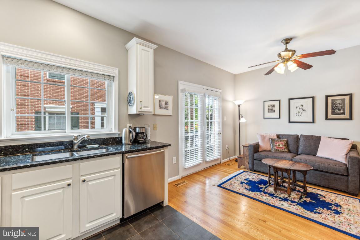 BALLSTON AREA TOWNHOUSES - Residential