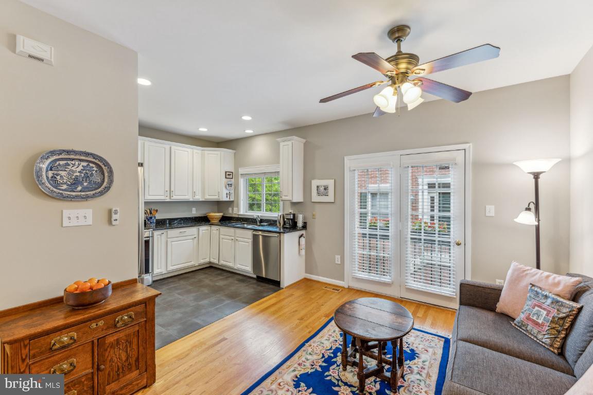 BALLSTON AREA TOWNHOUSES - Residential