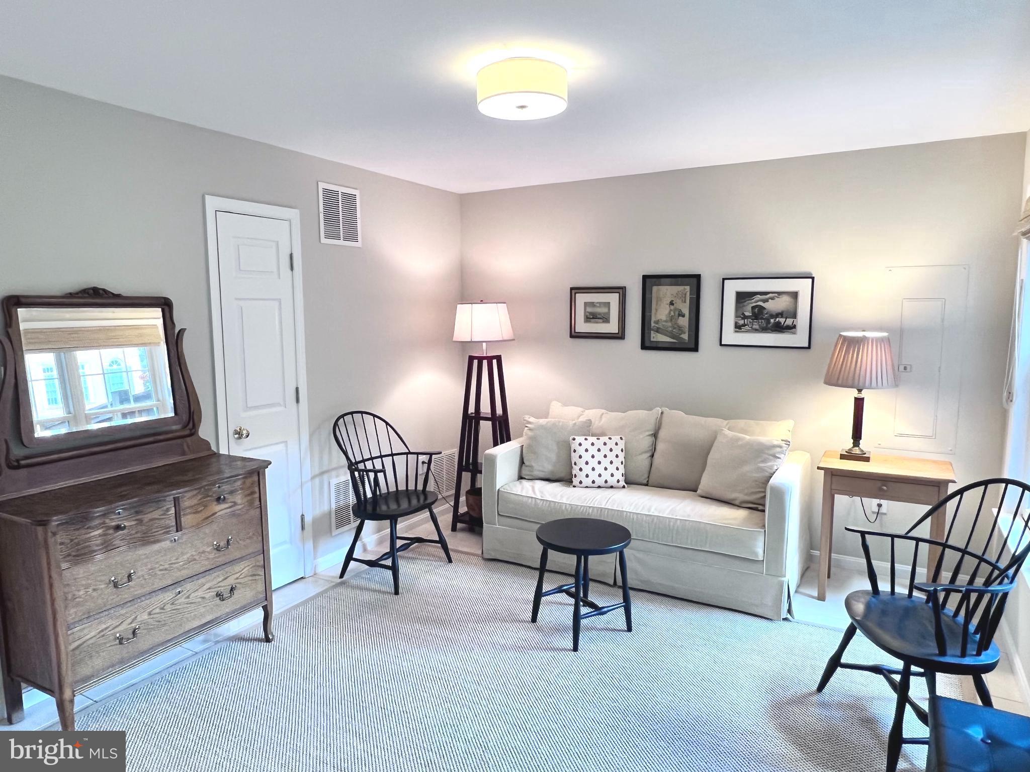 BALLSTON AREA TOWNHOUSES - Residential