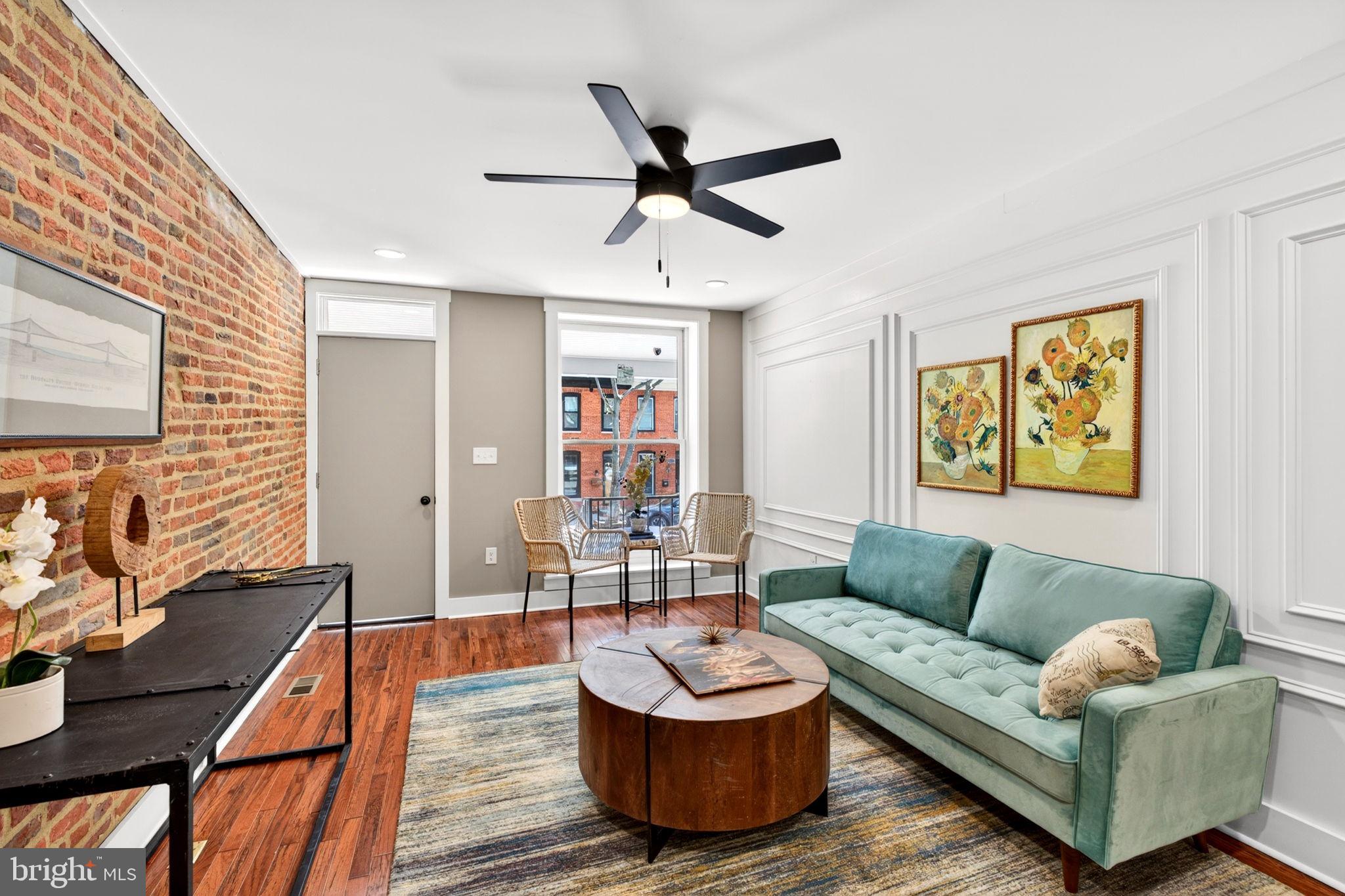 LOCUST POINT - Residential