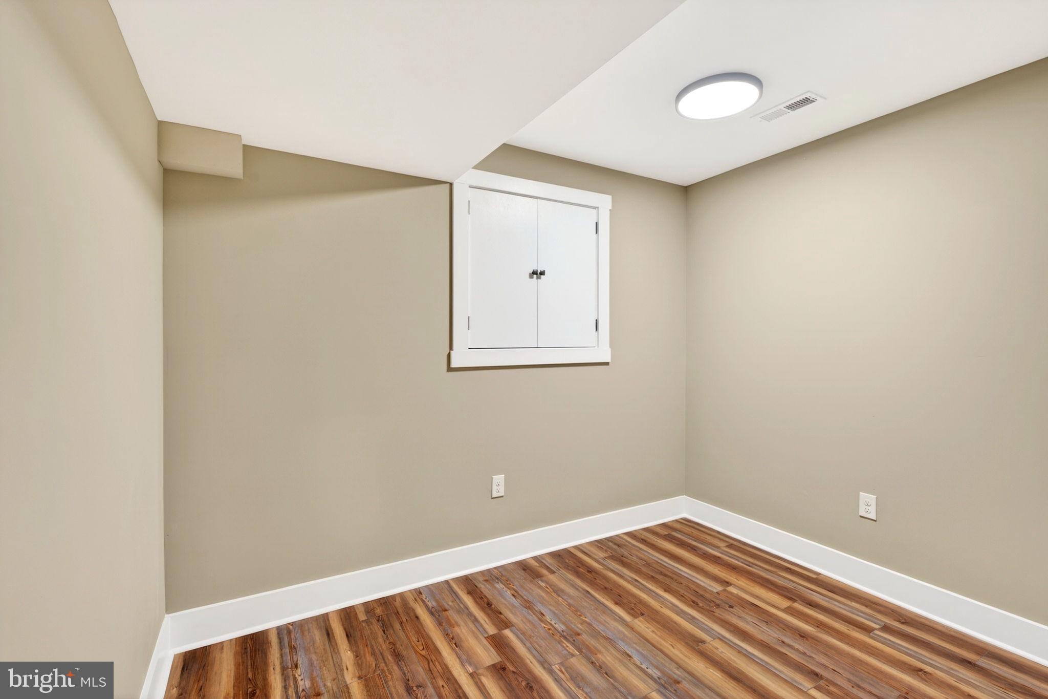 LOCUST POINT - Residential