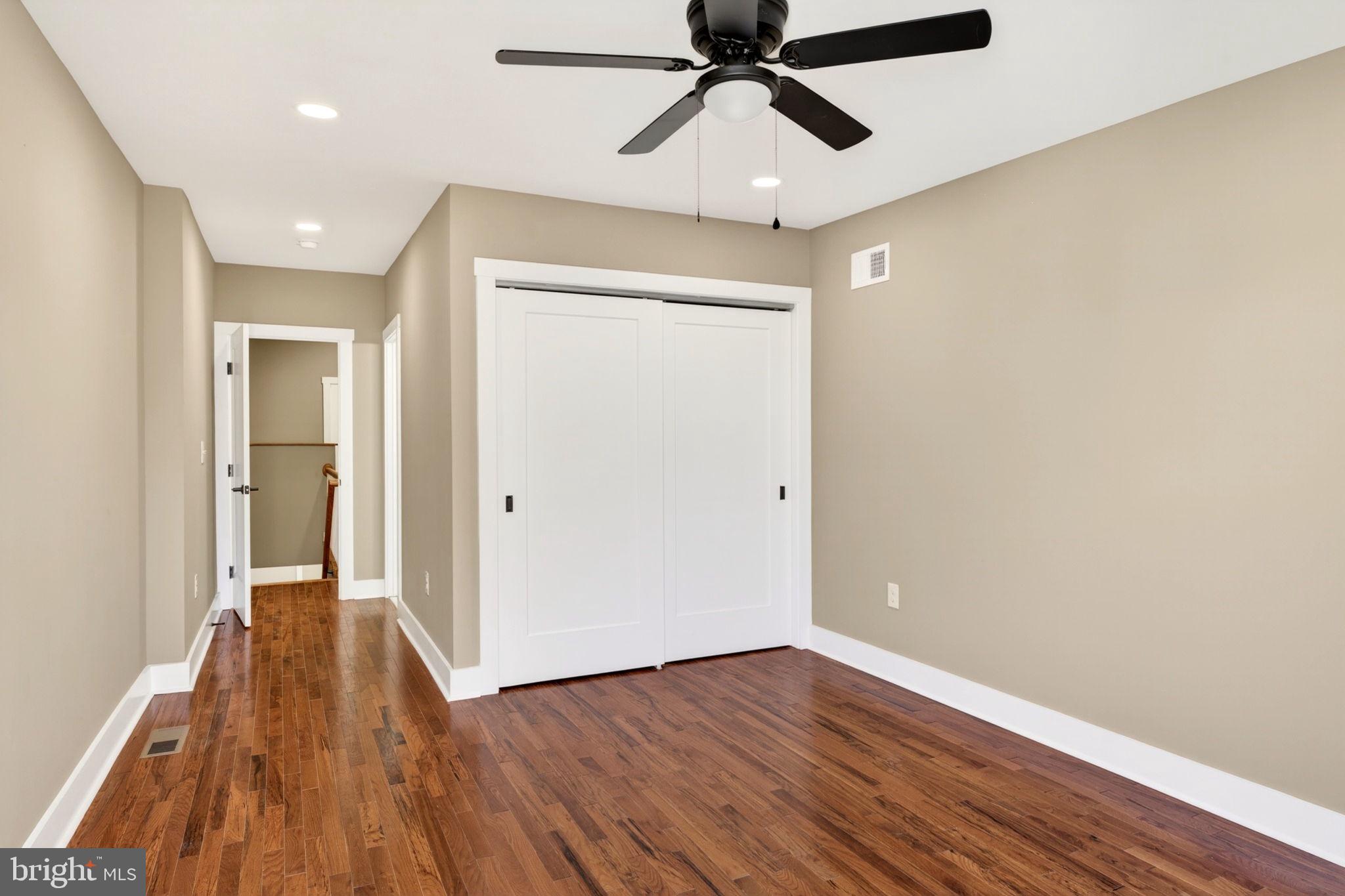 LOCUST POINT - Residential