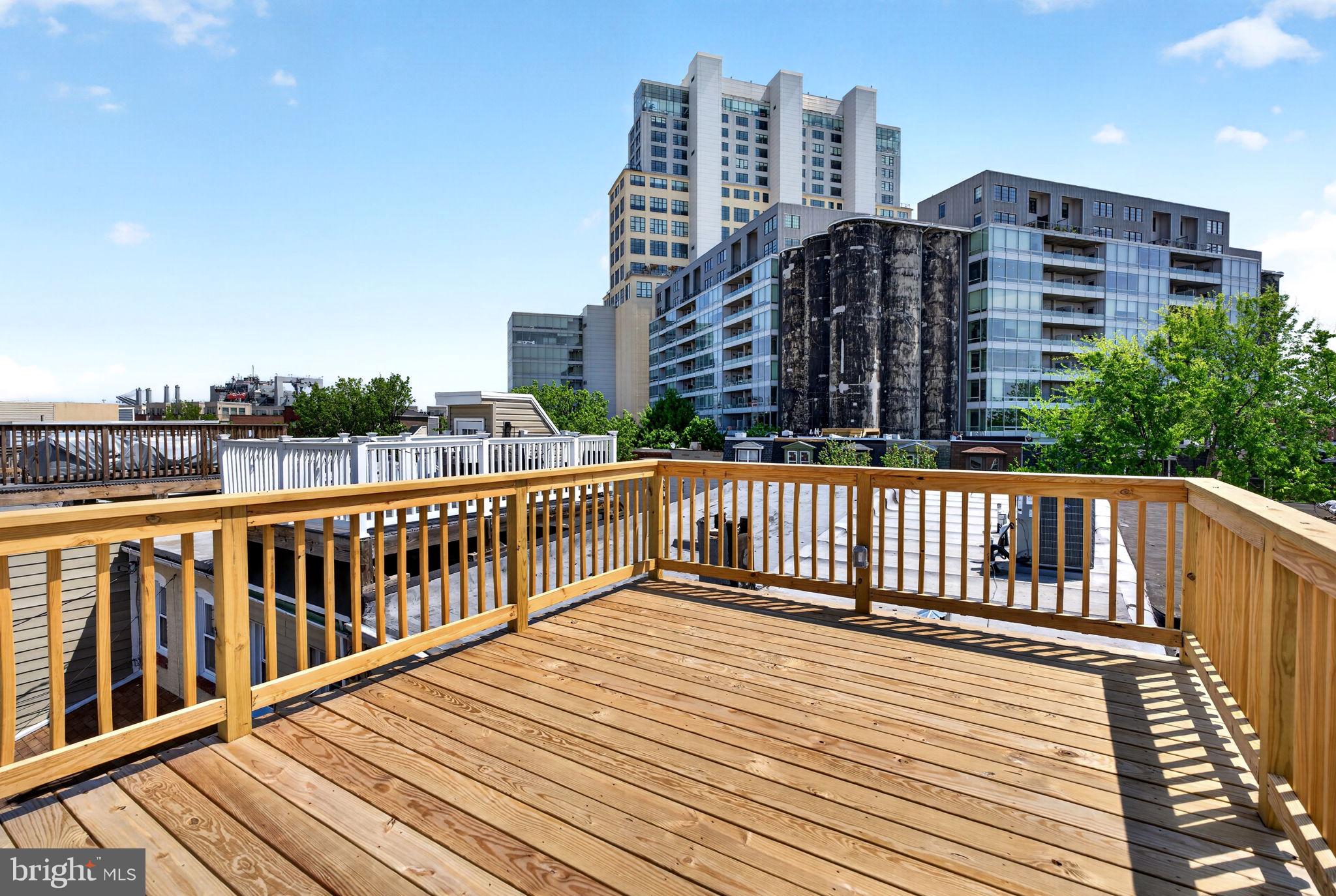 LOCUST POINT - Residential