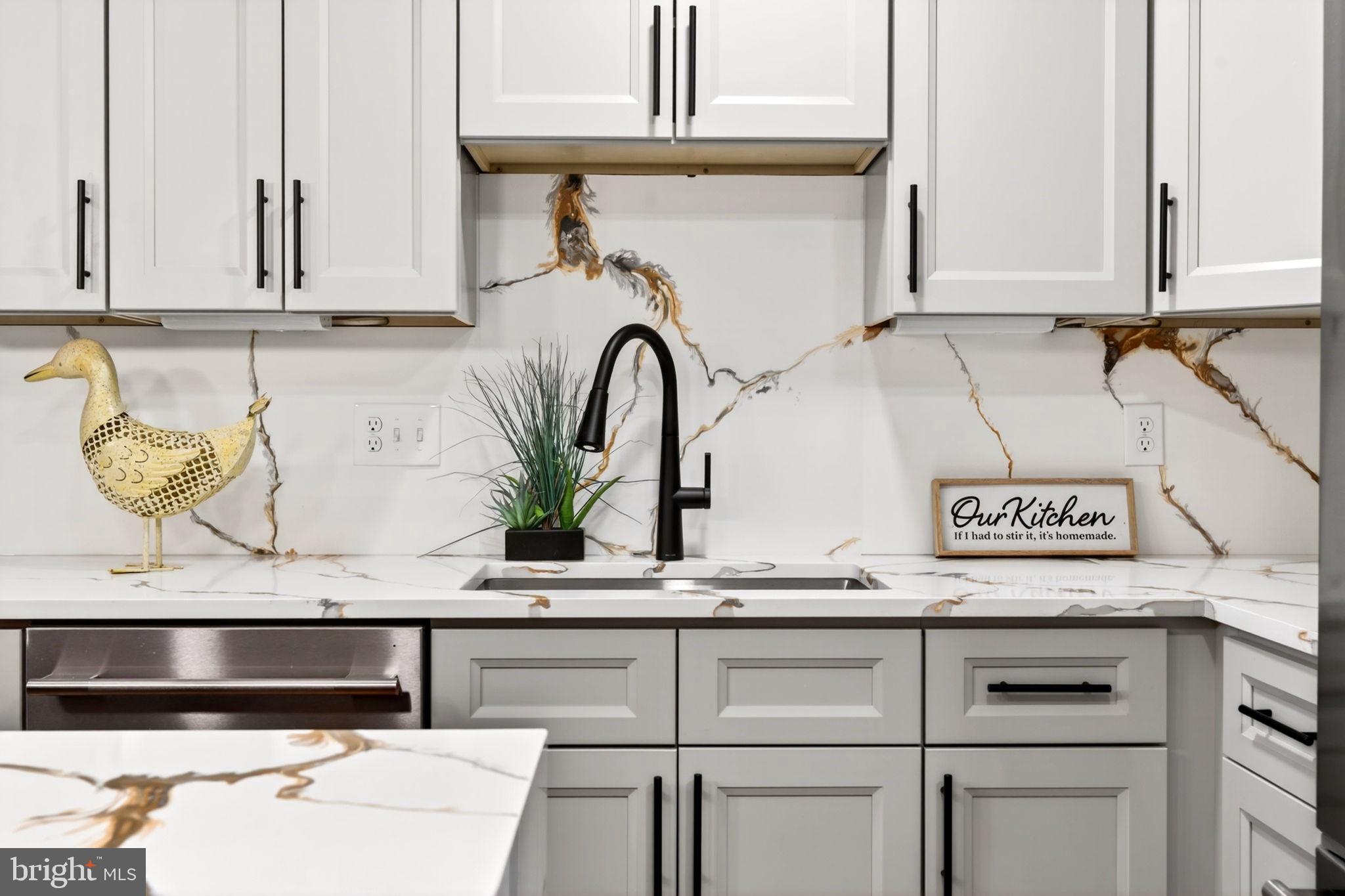 LOCUST POINT - Residential