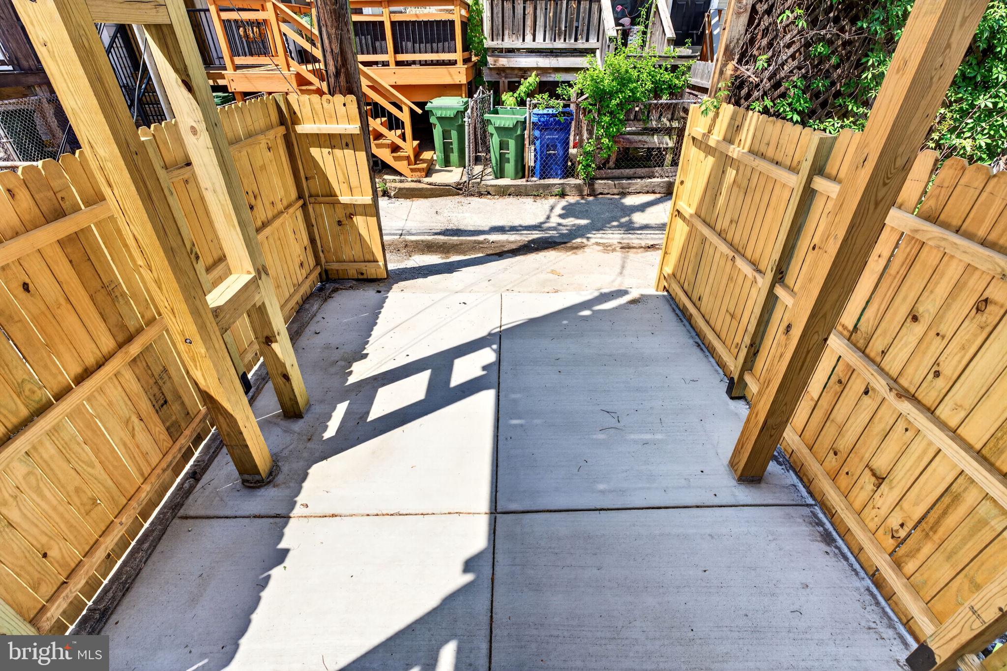 LOCUST POINT - Residential