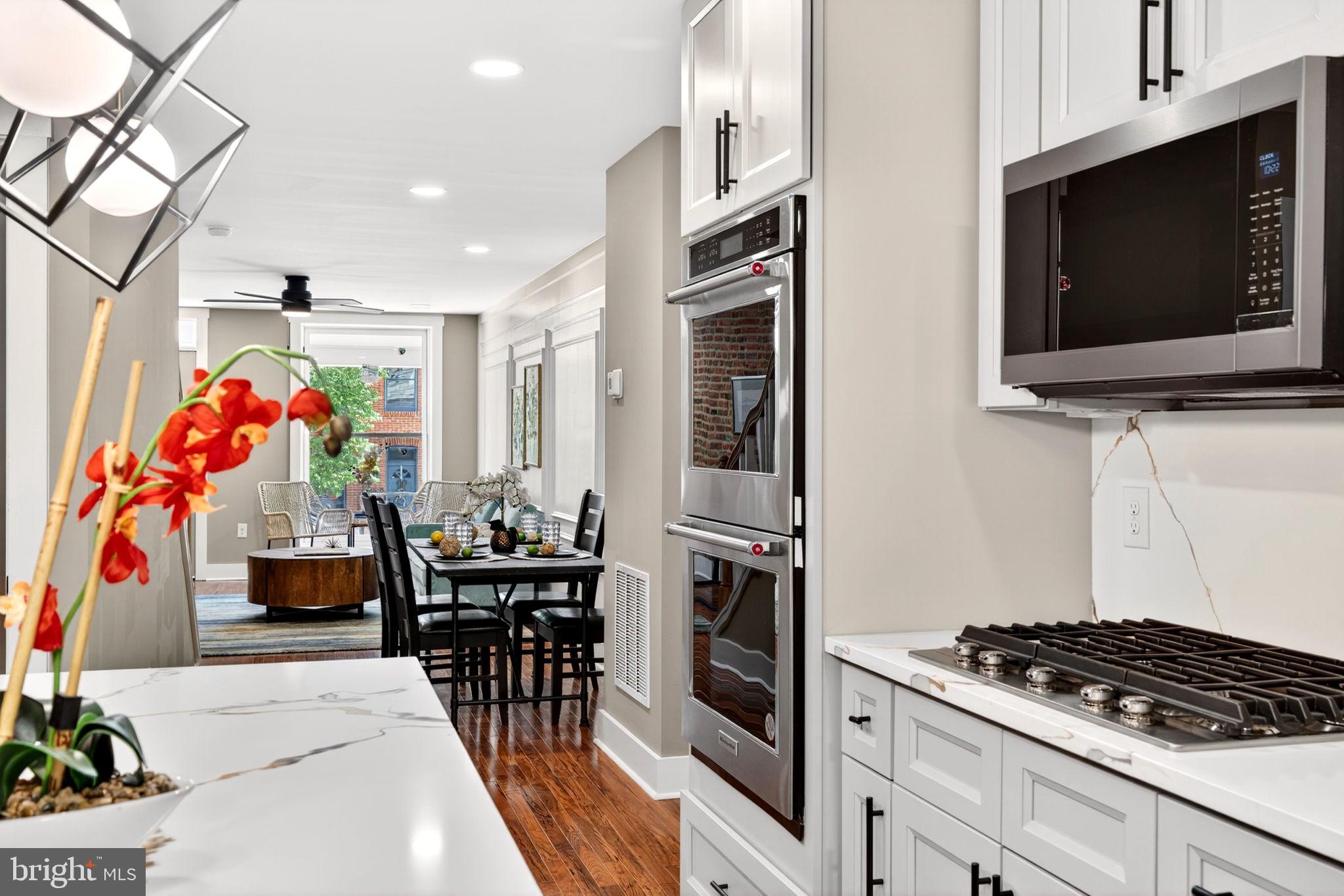 LOCUST POINT - Residential