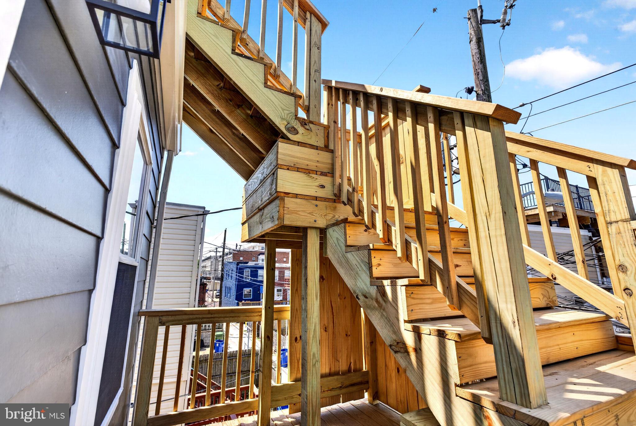 LOCUST POINT - Residential