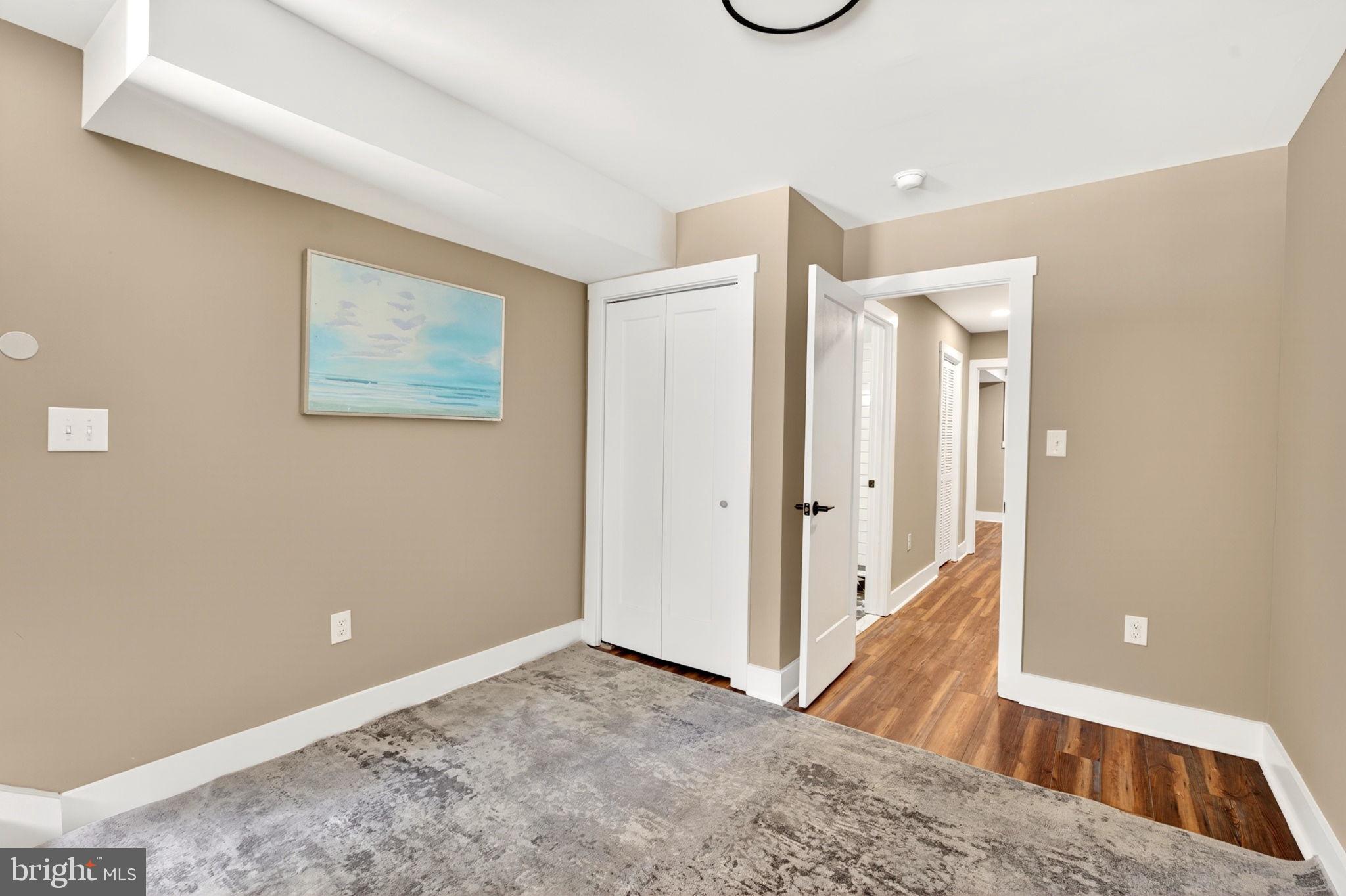 LOCUST POINT - Residential