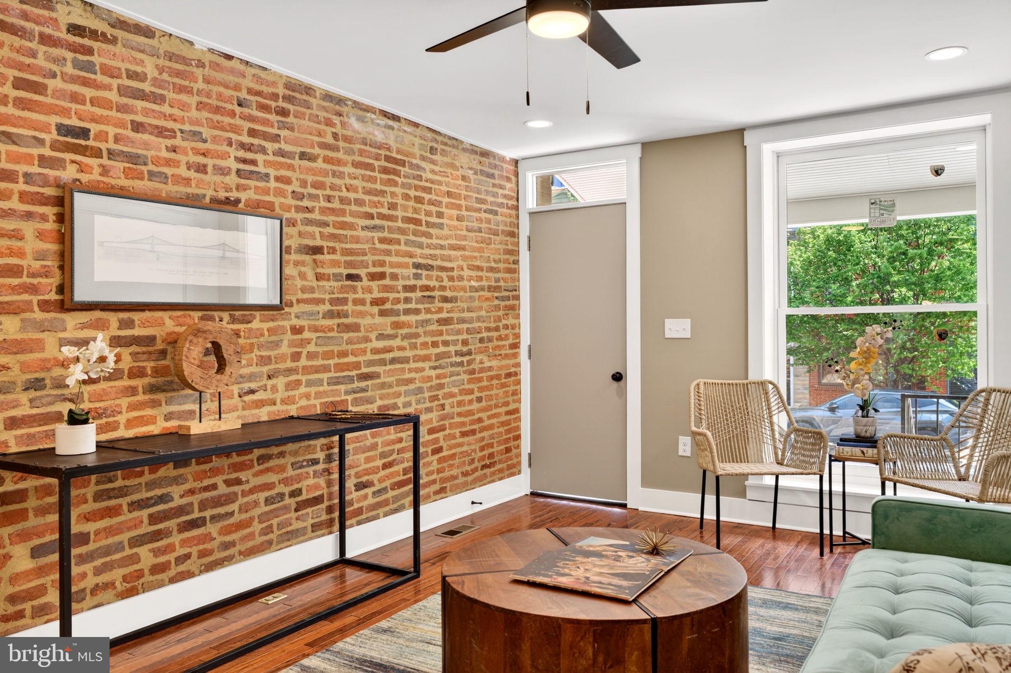 LOCUST POINT - Residential