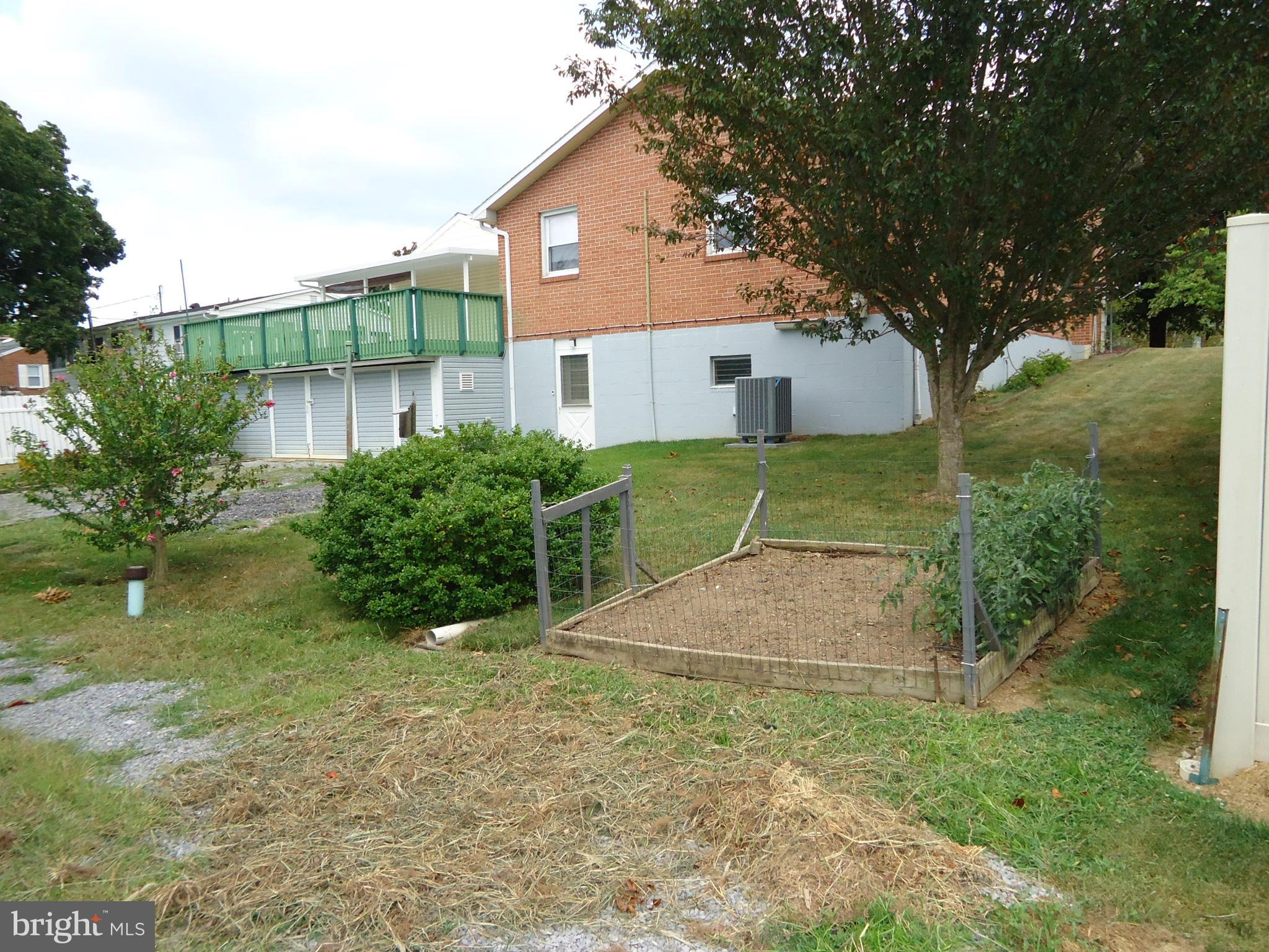 SKY-LIN PARK - Residential