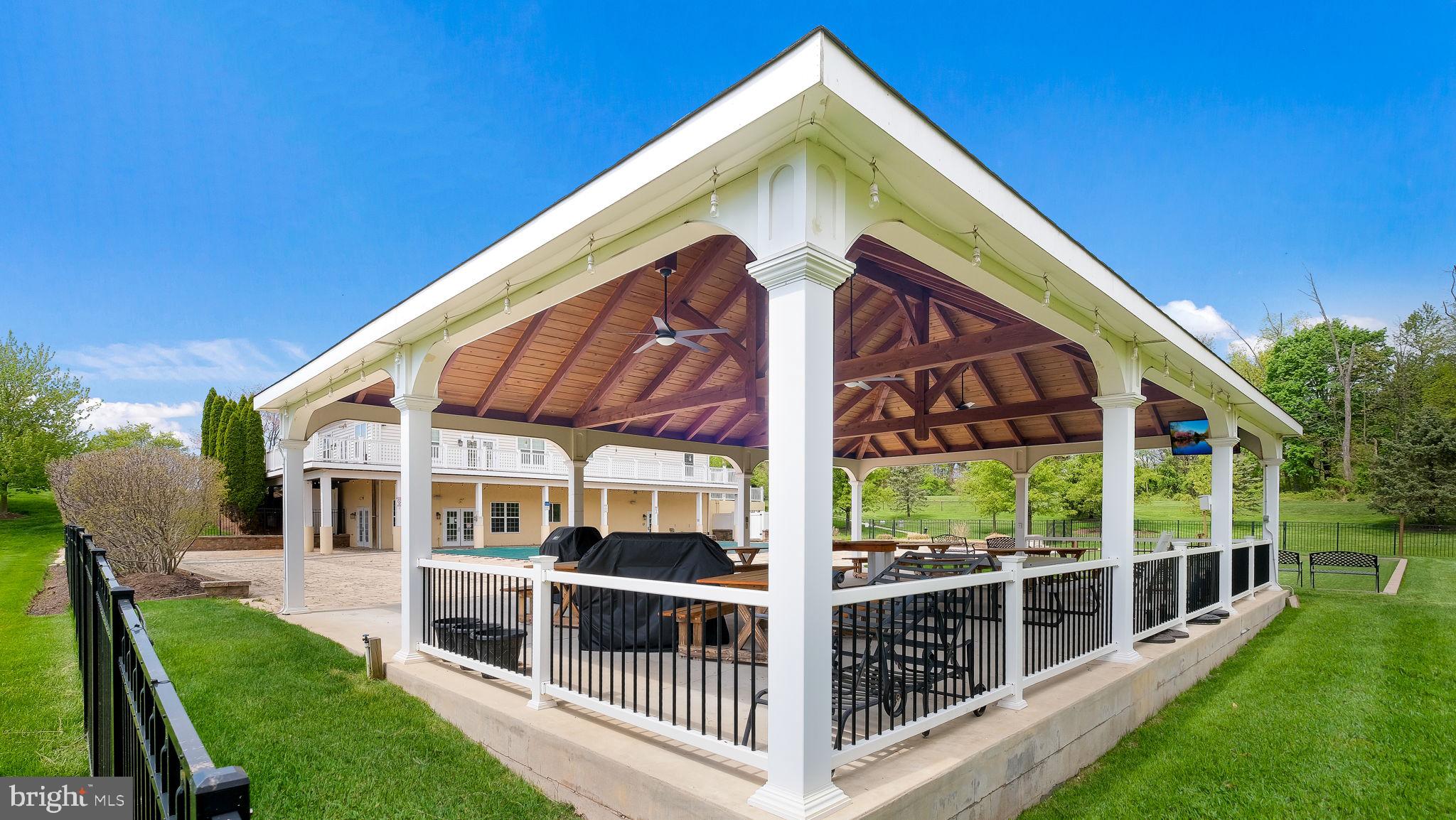 MEADOW GLEN - Residential