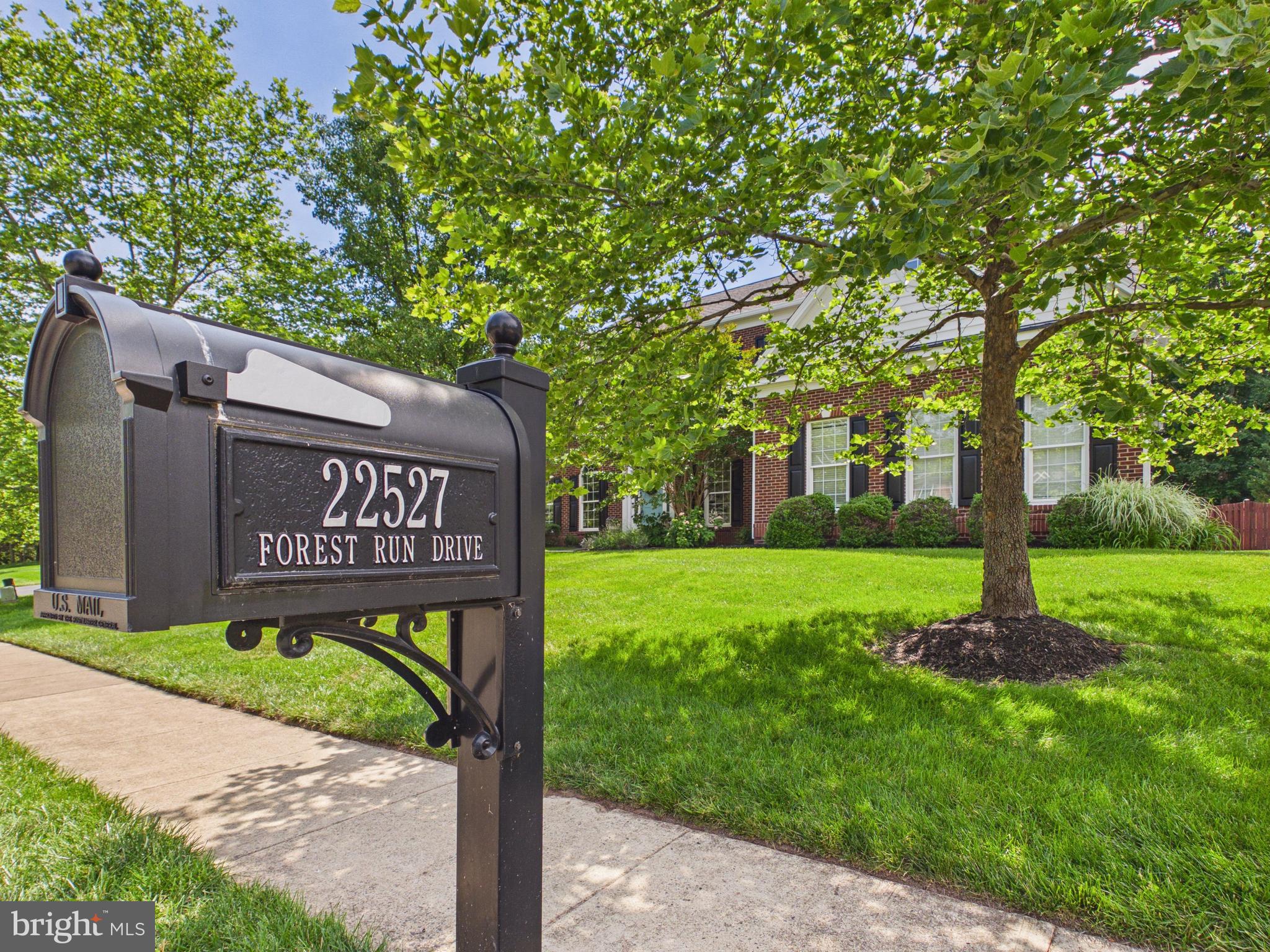 22527 FOREST RUN DRIVE