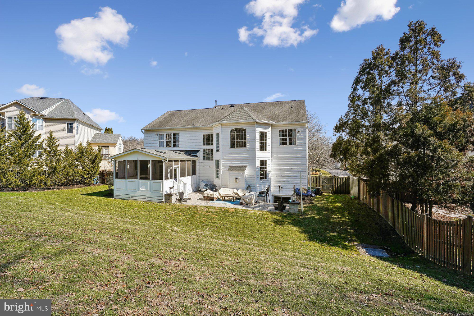 22527 FOREST RUN DRIVE