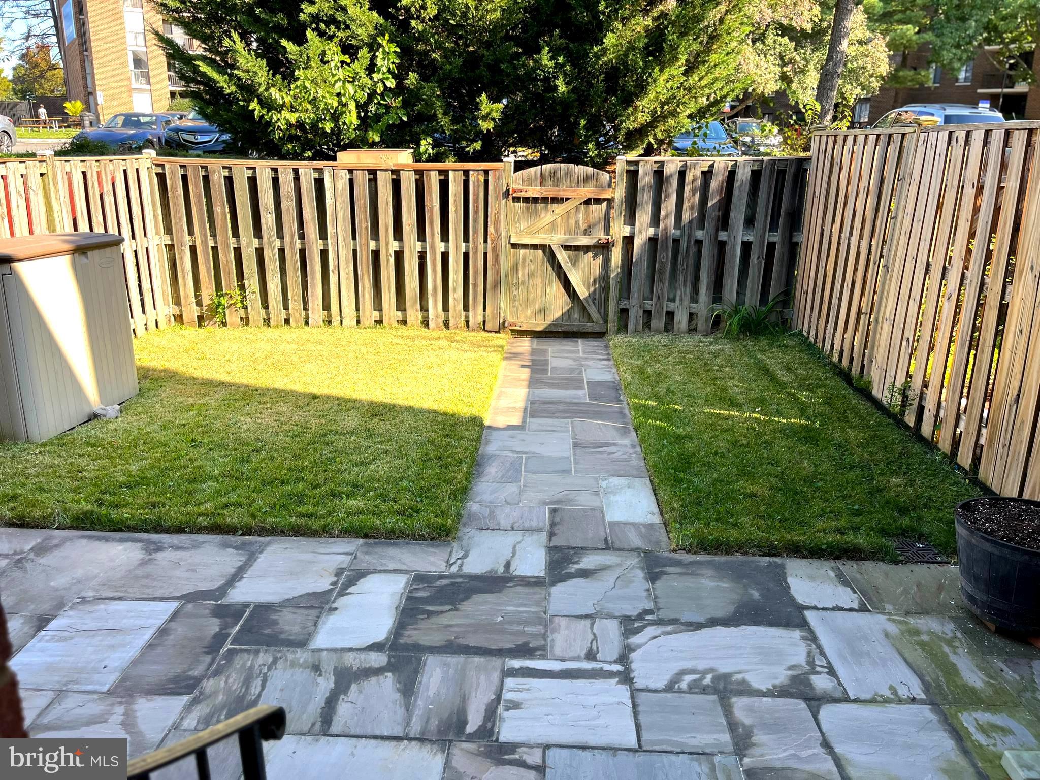 ROYAL COURT - Residential Lease