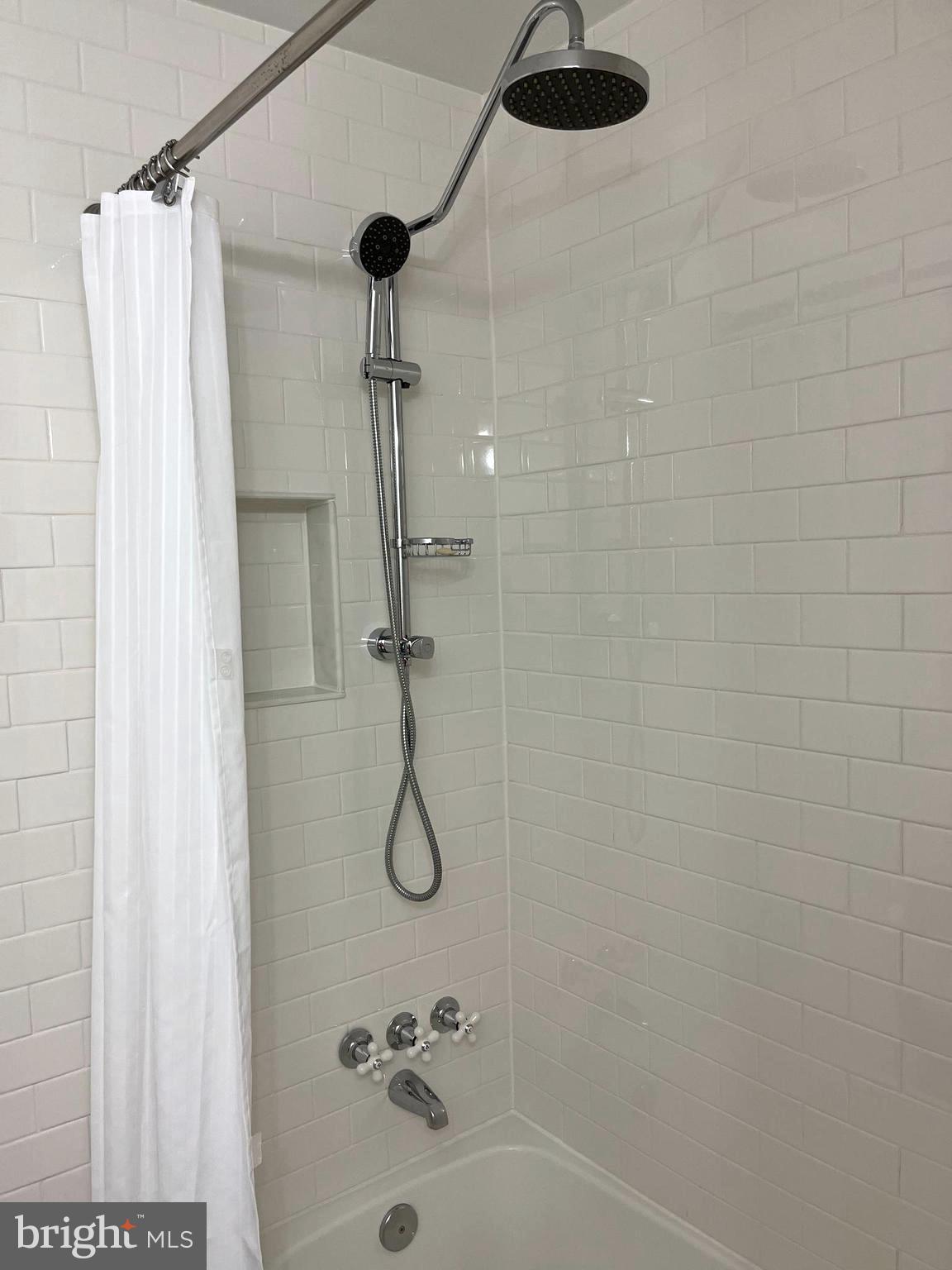 ROYAL COURT - Residential Lease