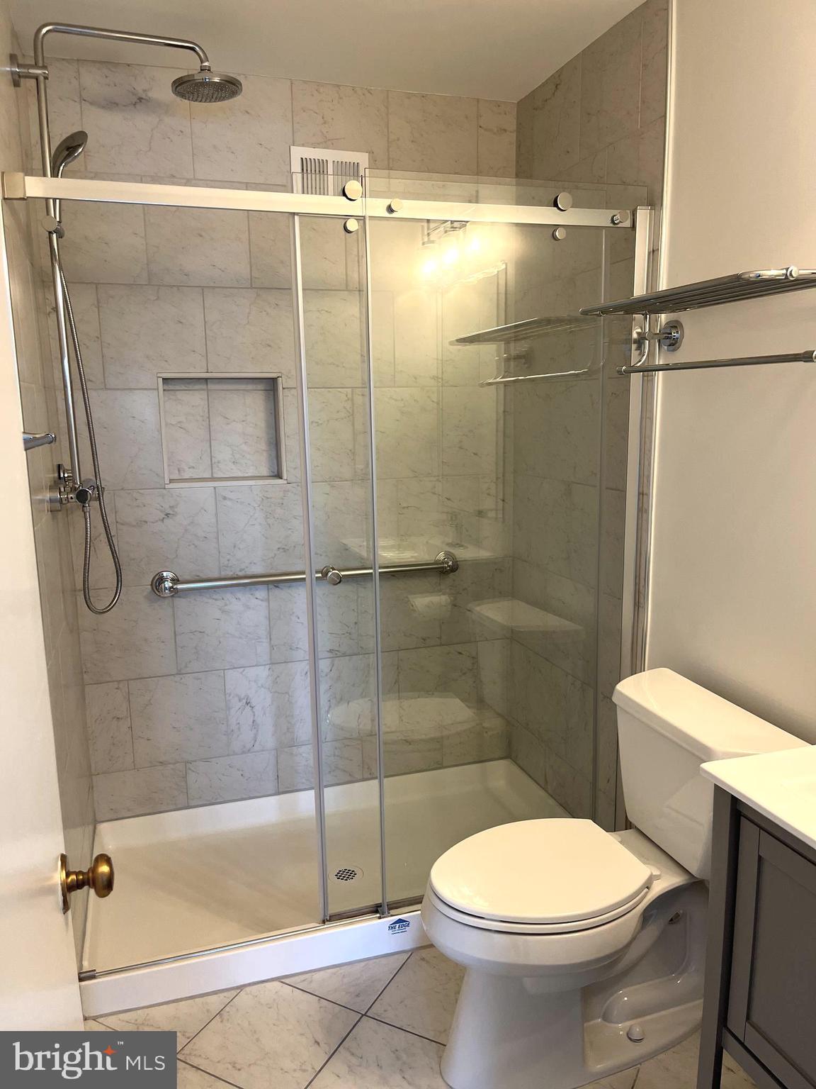 ROYAL COURT - Residential Lease