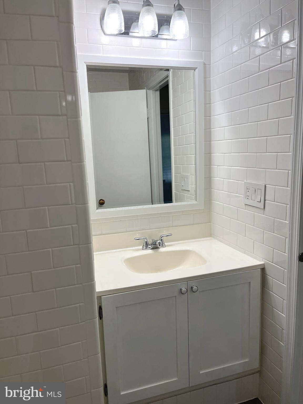 ROYAL COURT - Residential Lease