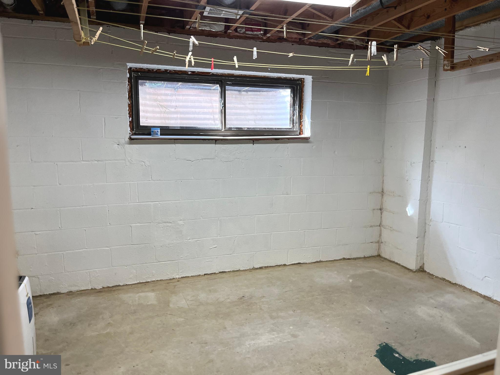 ROYAL COURT - Residential Lease