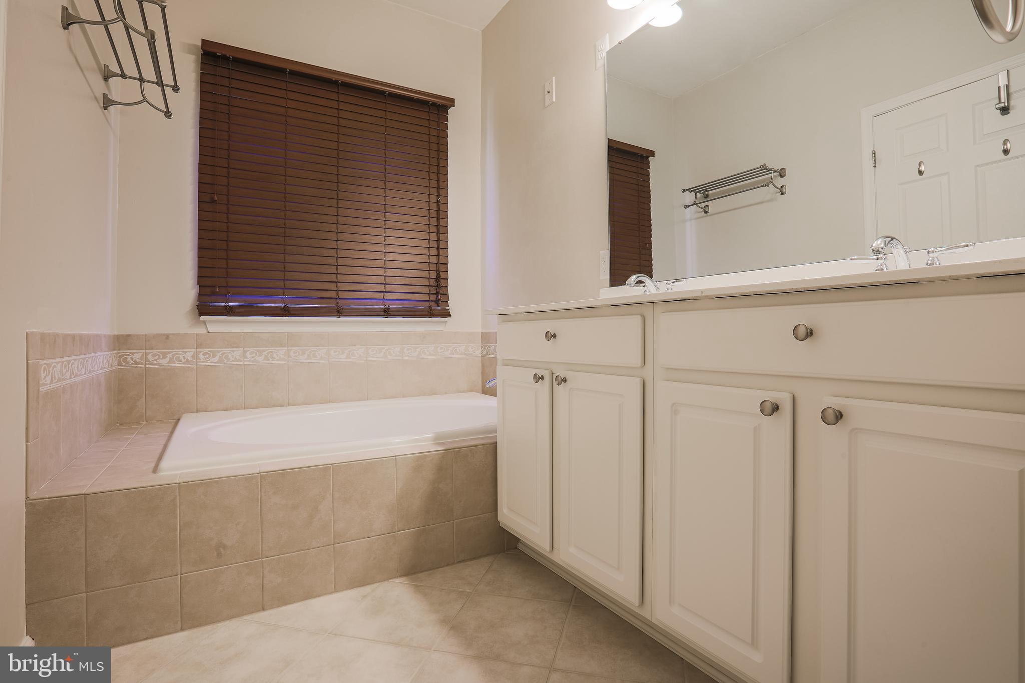 VILLAGES OF DORCHESTER - Residential Lease